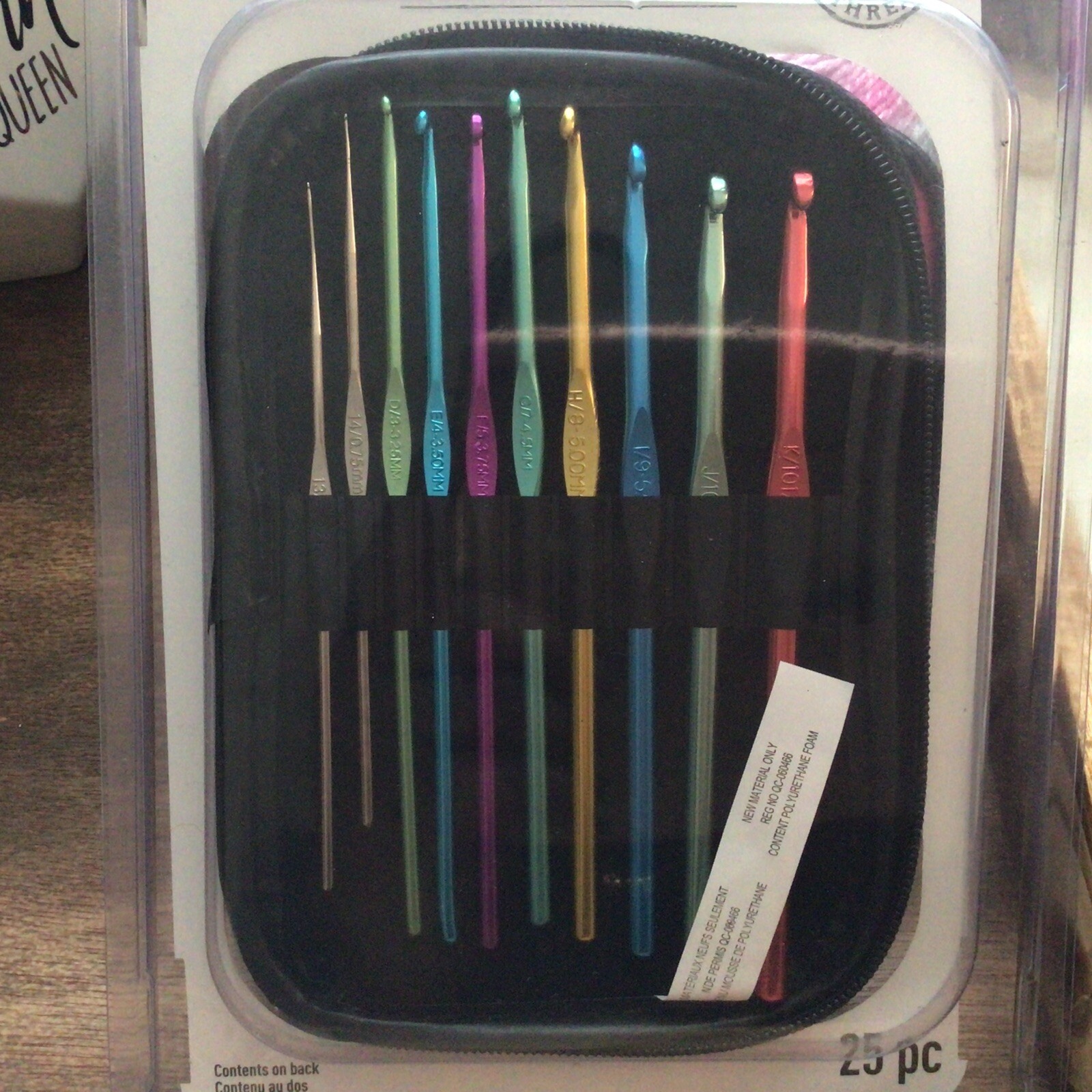 Loops & Threads Crochet Hook Set 25pcs/New.