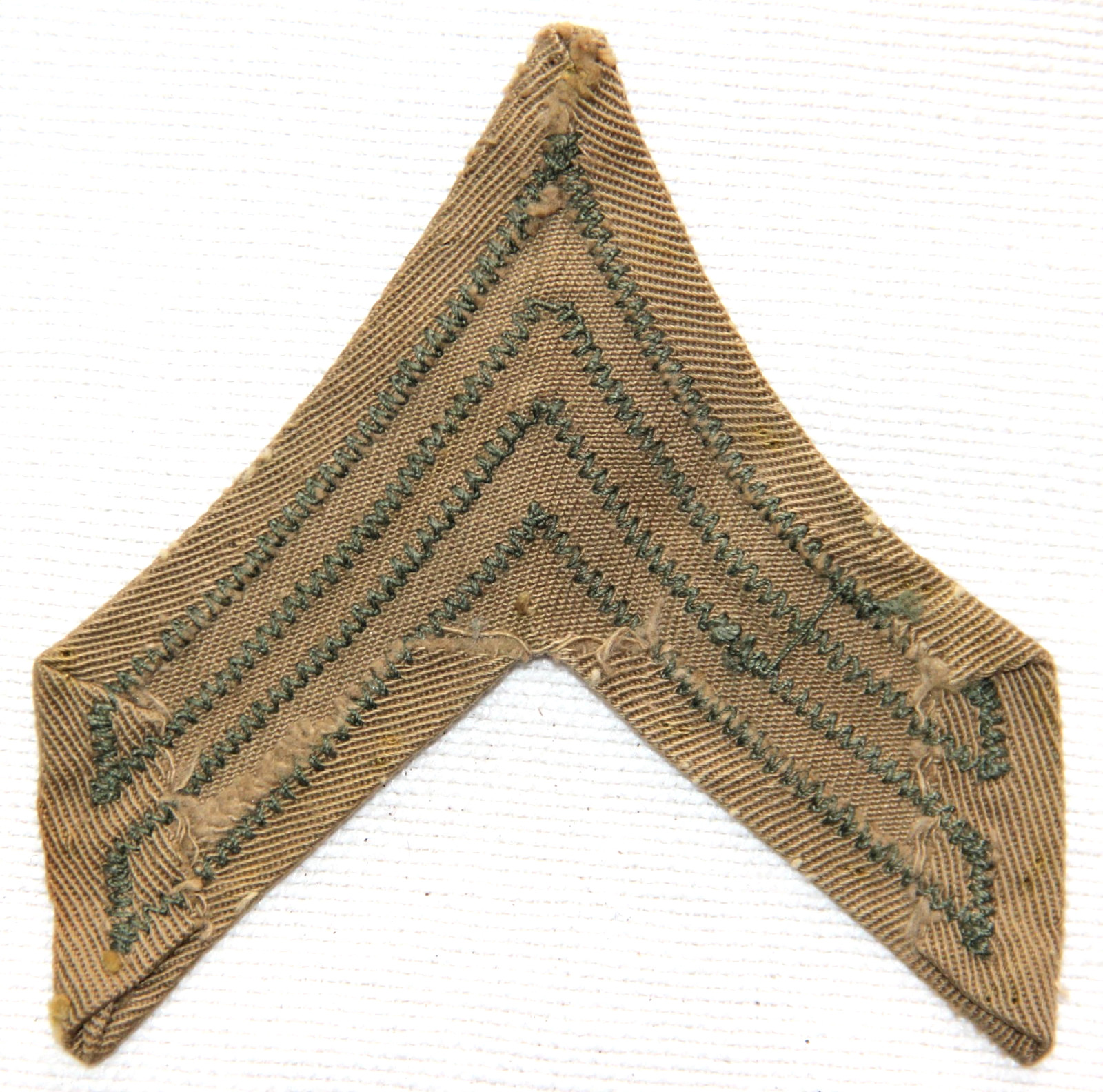 ORIGINAL WWII USMC CORPORAL CHEVRON