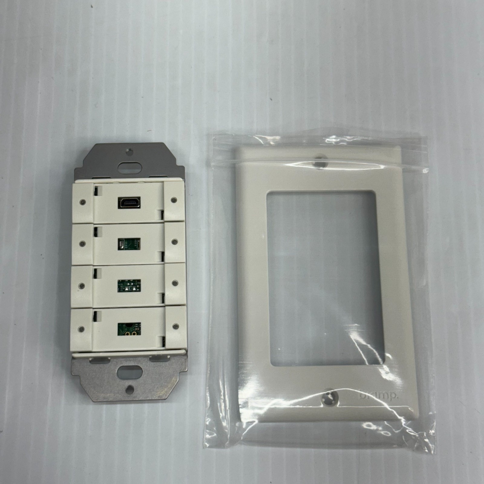 Biamp Echo 8USW Wall Mount Keypad White