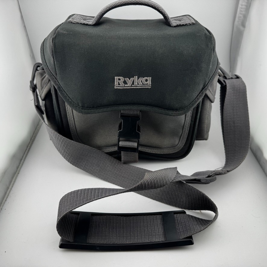 Ryka Camera Case Padded w/ Shoulder Strap - Black