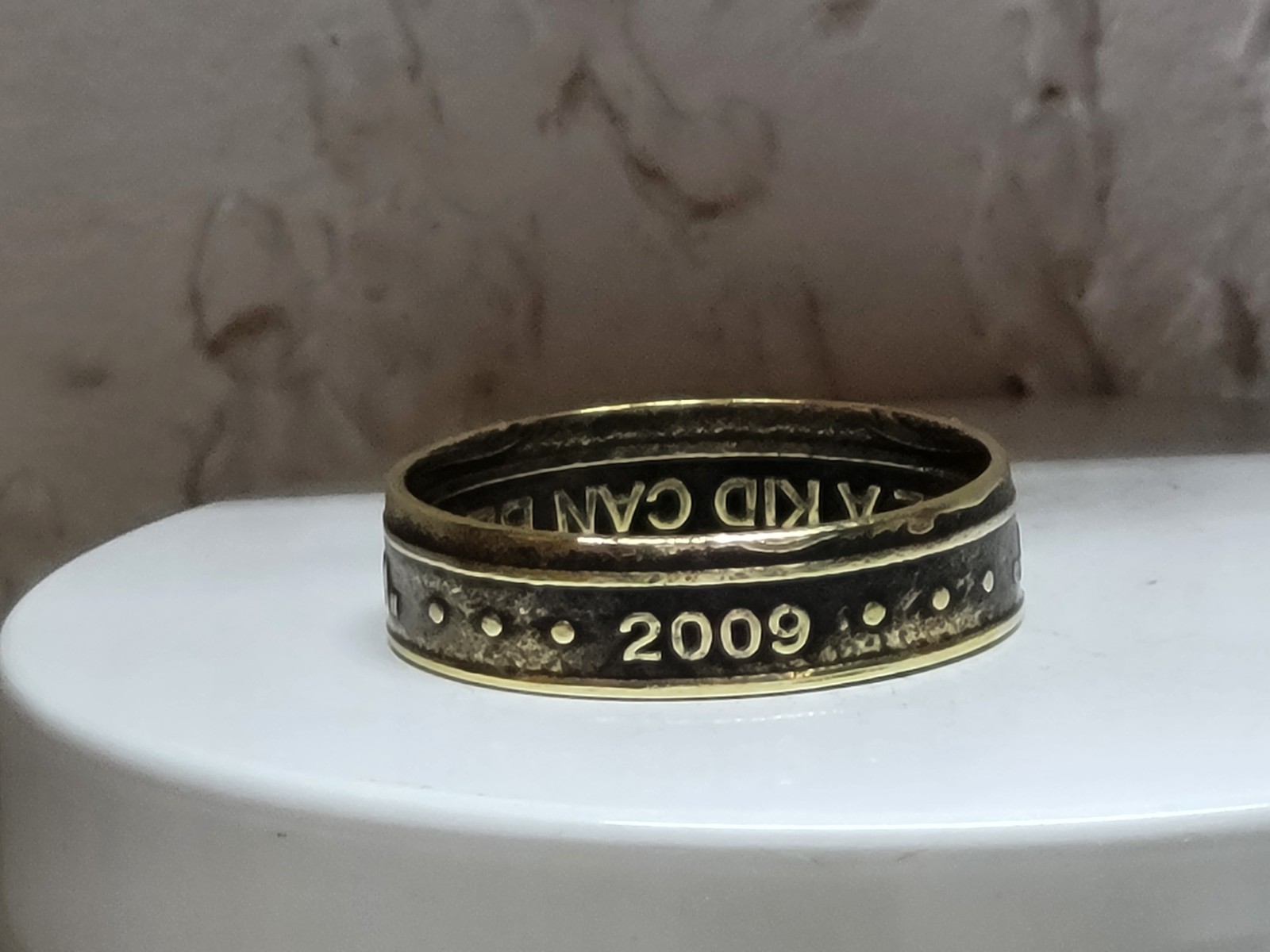 CHUCK e CHEESE - 2009 - Size 12 Token Coin Ring