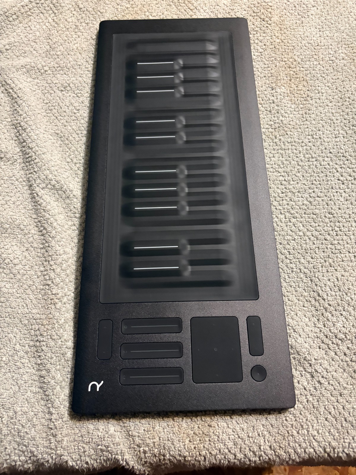 Roli Seaboard Rise 25a highly expressive, 25-note MPE (MIDI Polyphonic Expressio