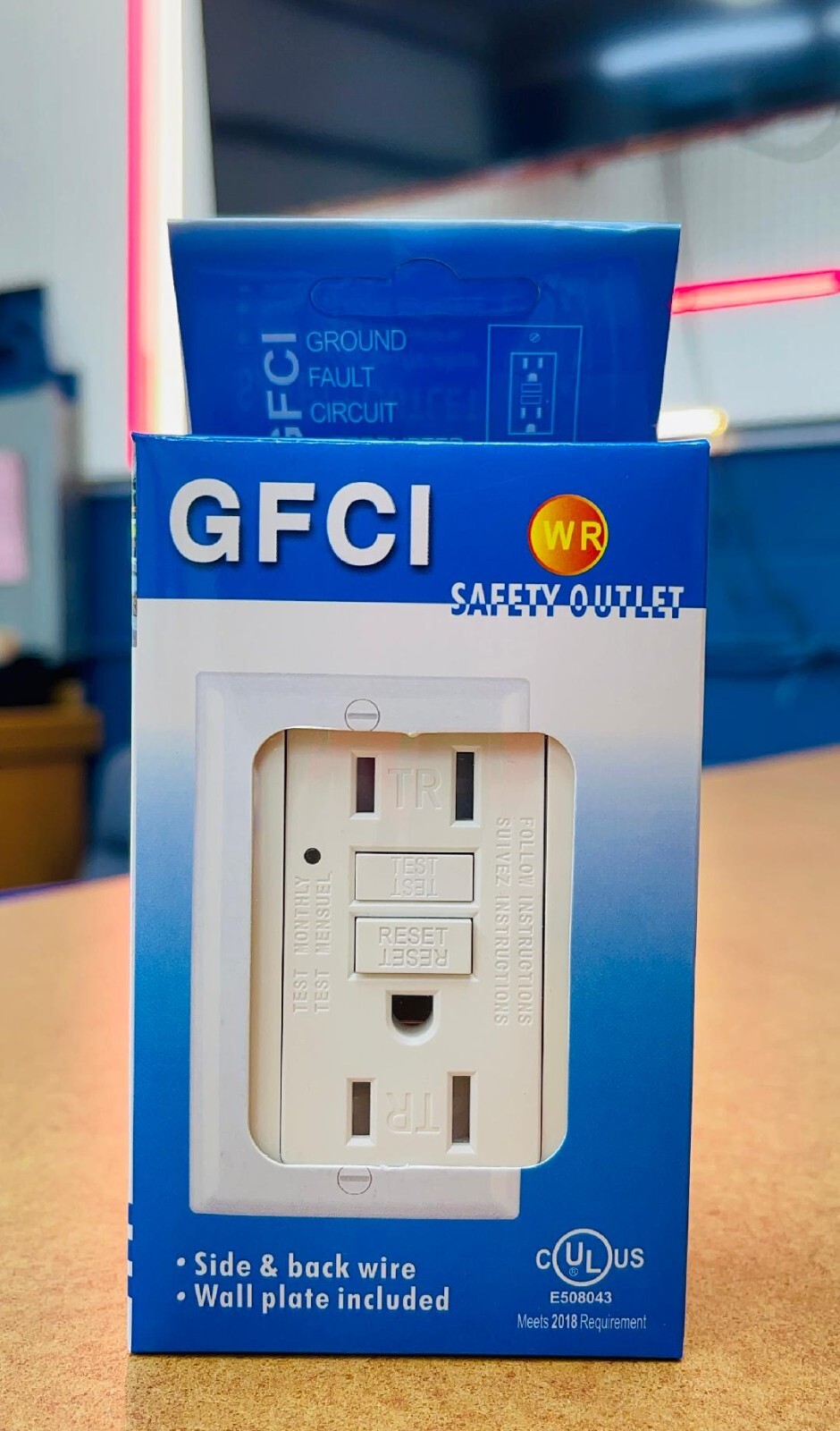 1 PCS GFCI Outlet 15A Safety Receptacle w/Wall Plate LED Trip Indicator TR/WR