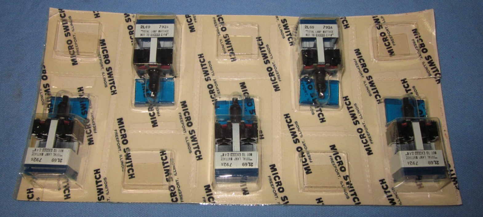 5 Honeywell 'Micro Switch' 2L69-7924 Pushbutton Switches