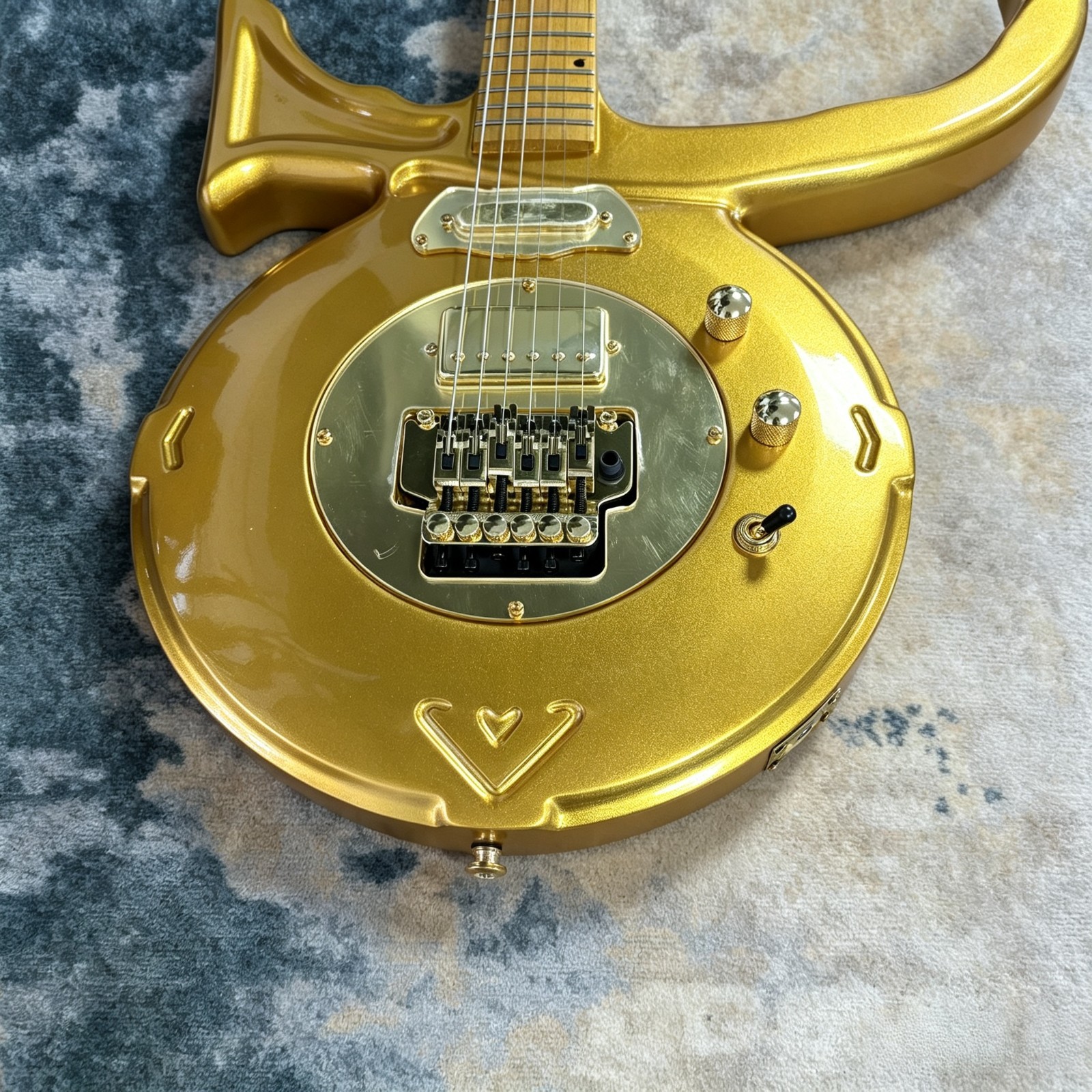 Ship from US  Gold Prince Style Electric Guitar Love Symbol Gold FR Bridge