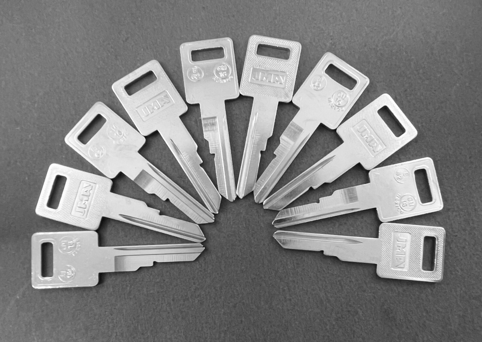 Lot of 10 B62 P1098AV GM-16 Type Key Blanks for GM
