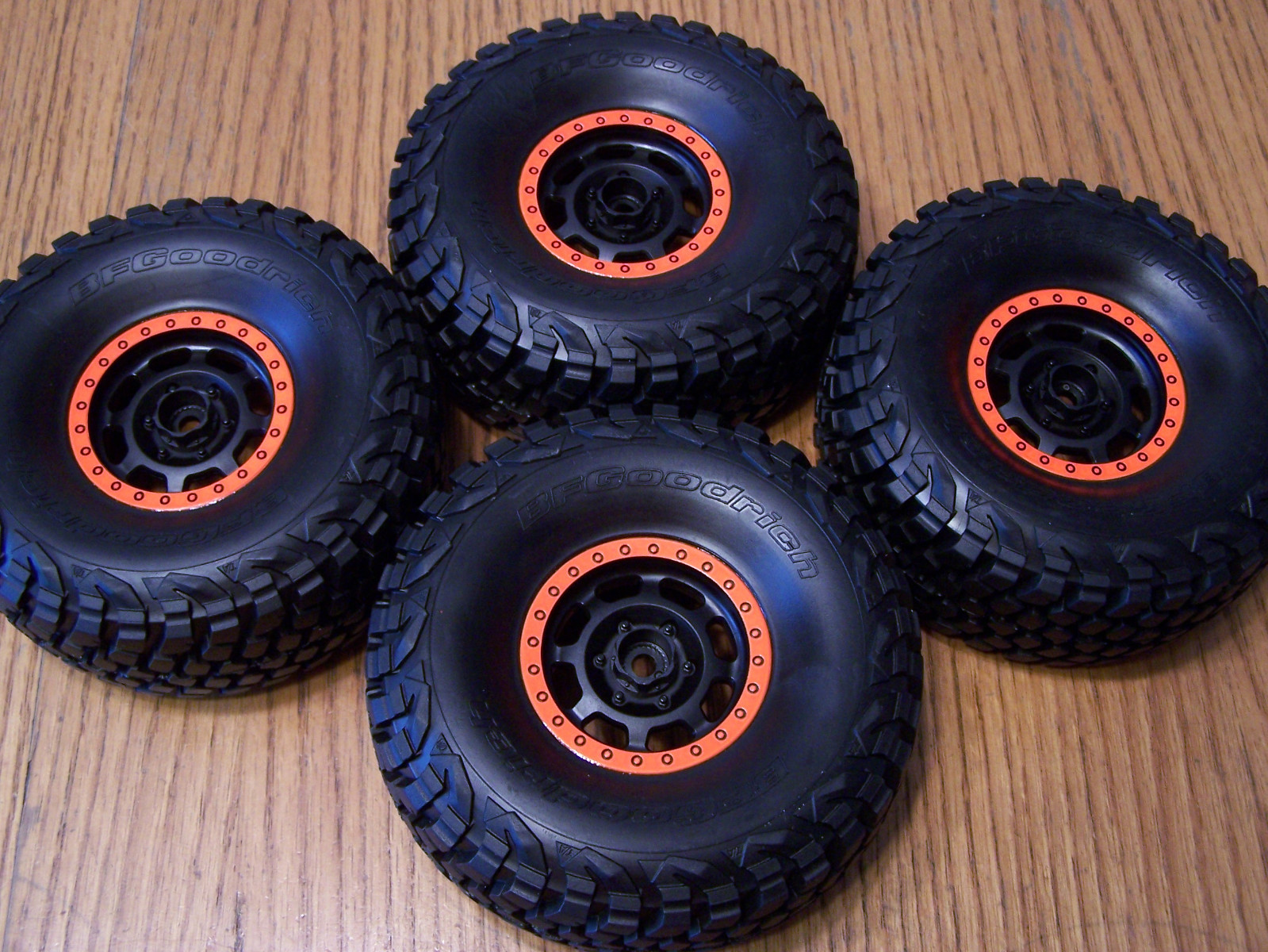 Fits Traxxas Unlimited Desert Racer UDR Baja KR3 Tires 17mm Black Wheels Orange