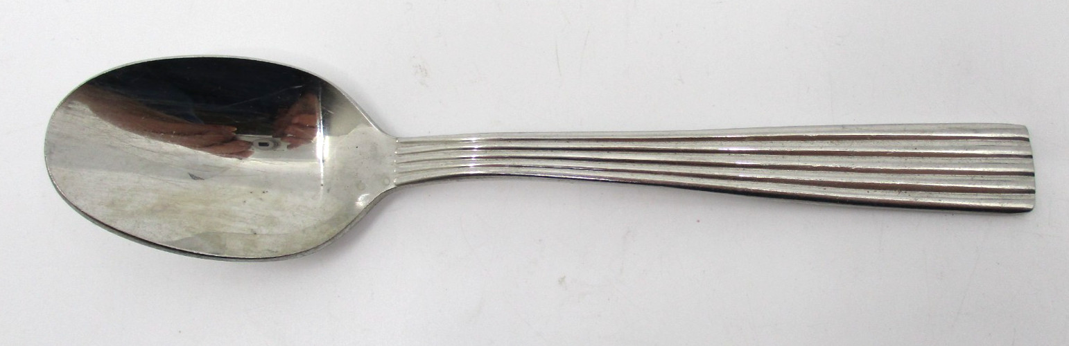 TOWLE  STAINLESS IONIC PLACE / OVAL SOUP SPOON - 7 5/8"  07J