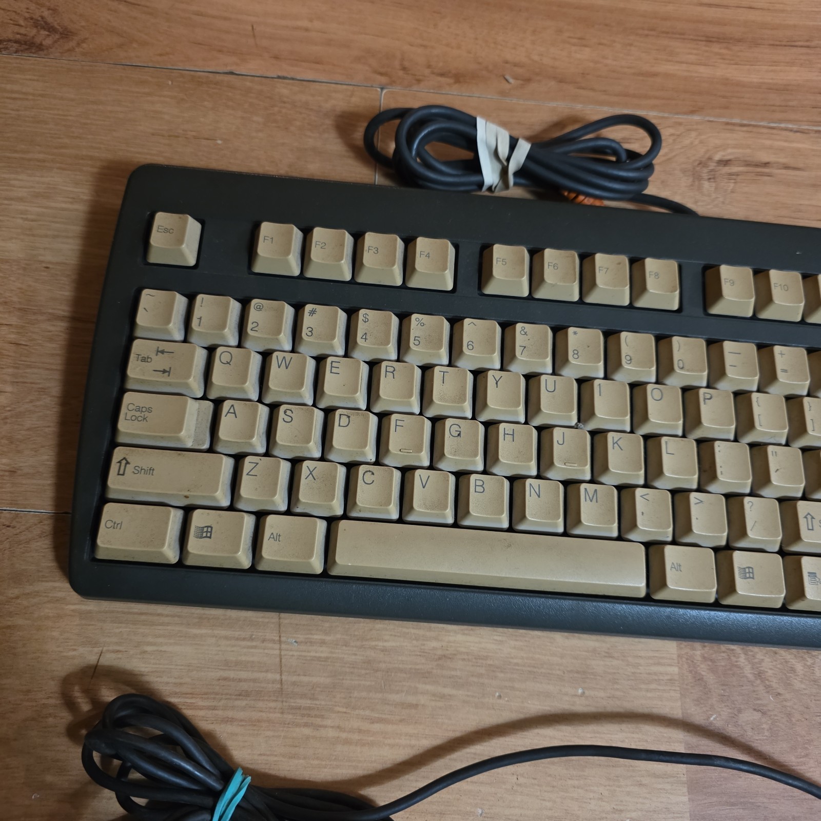 Vintage Monorail Computer Keyboard & Mouse 1996