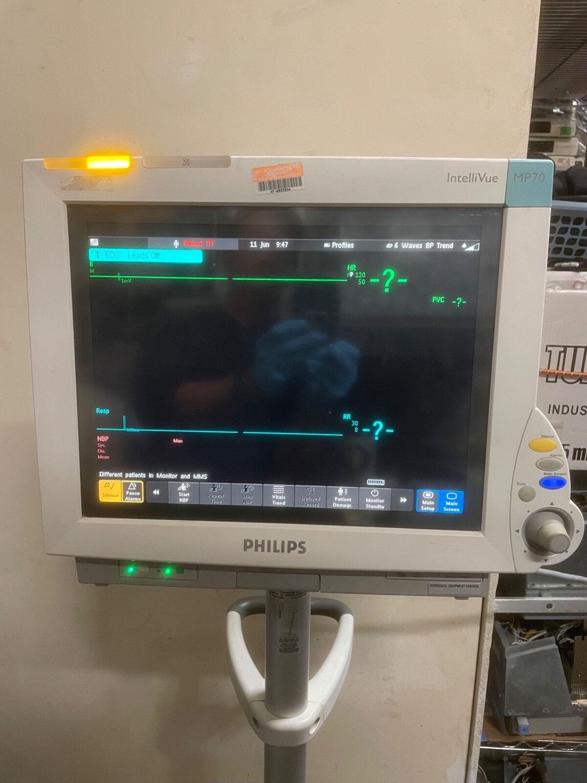 Philips Intellivue MP70 patient monitor with X2 module