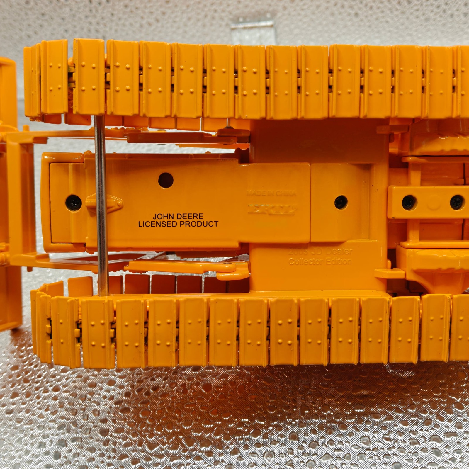 Ertl 1/16 John Deere 440 Crawler Dozer with Blade