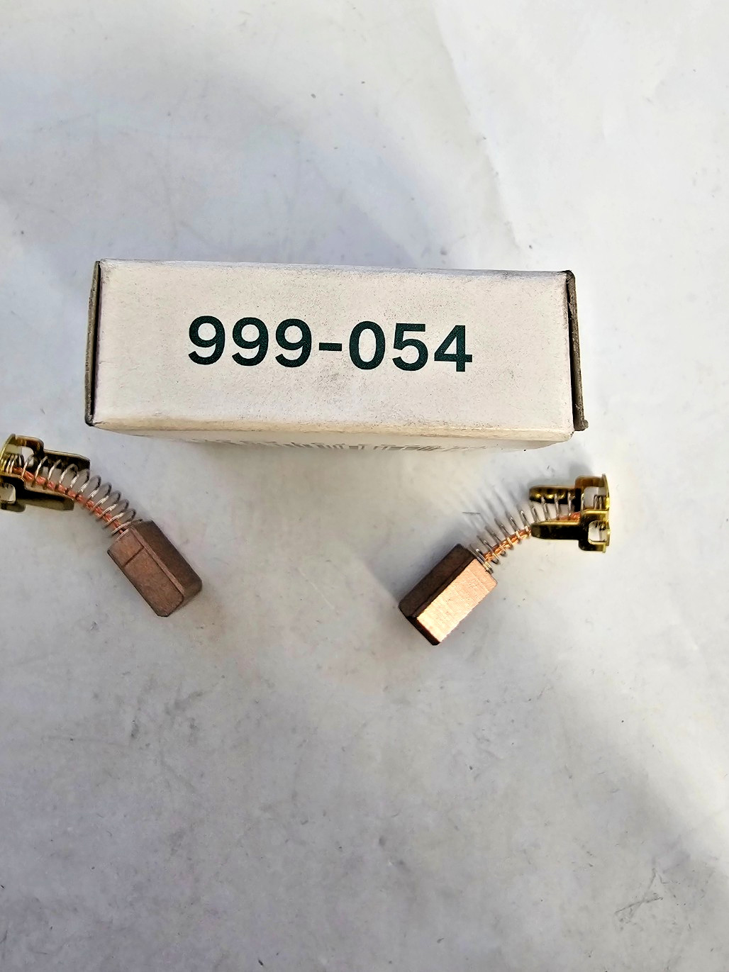 GENUINE Hitachi 999-054 BRUSH SET