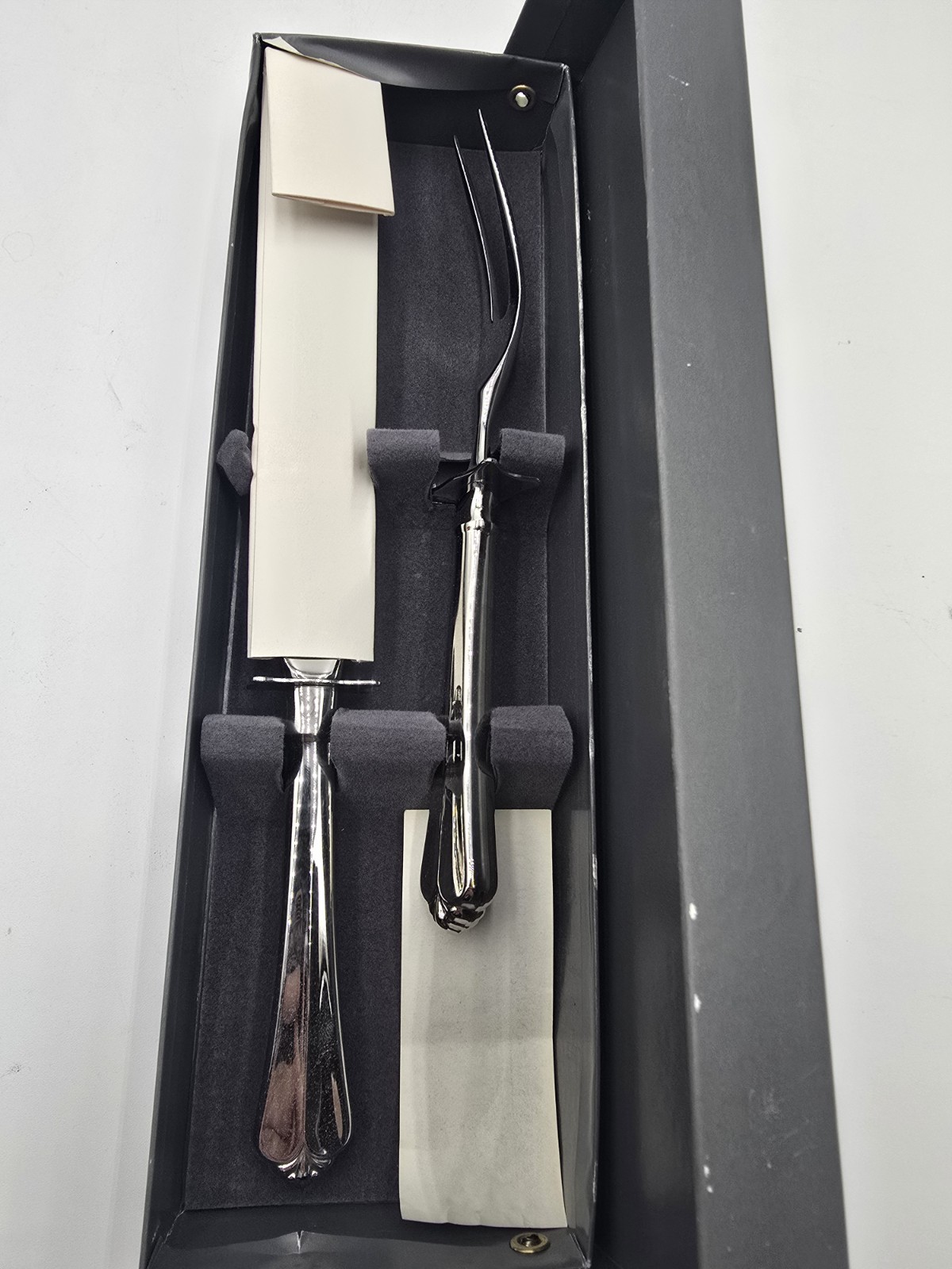 Oneida 2 PC Carving Fork Knife Set