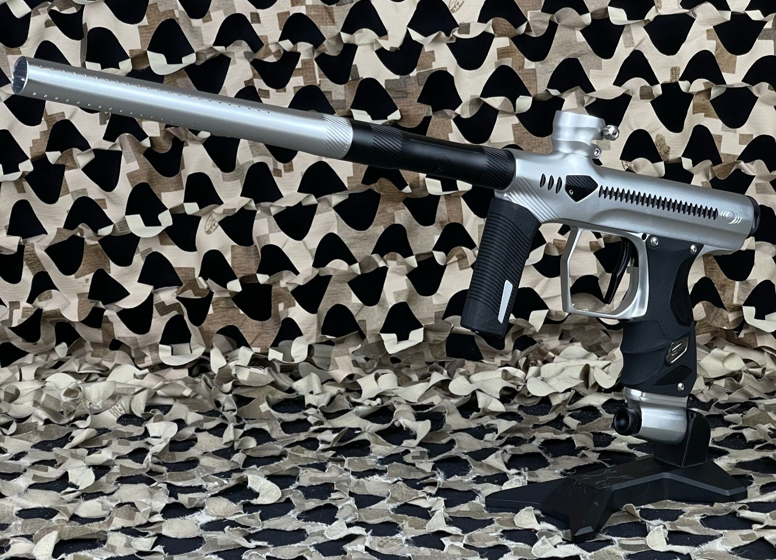 NEW Method DLX Shocker Era Paintball Gun - White/Black
