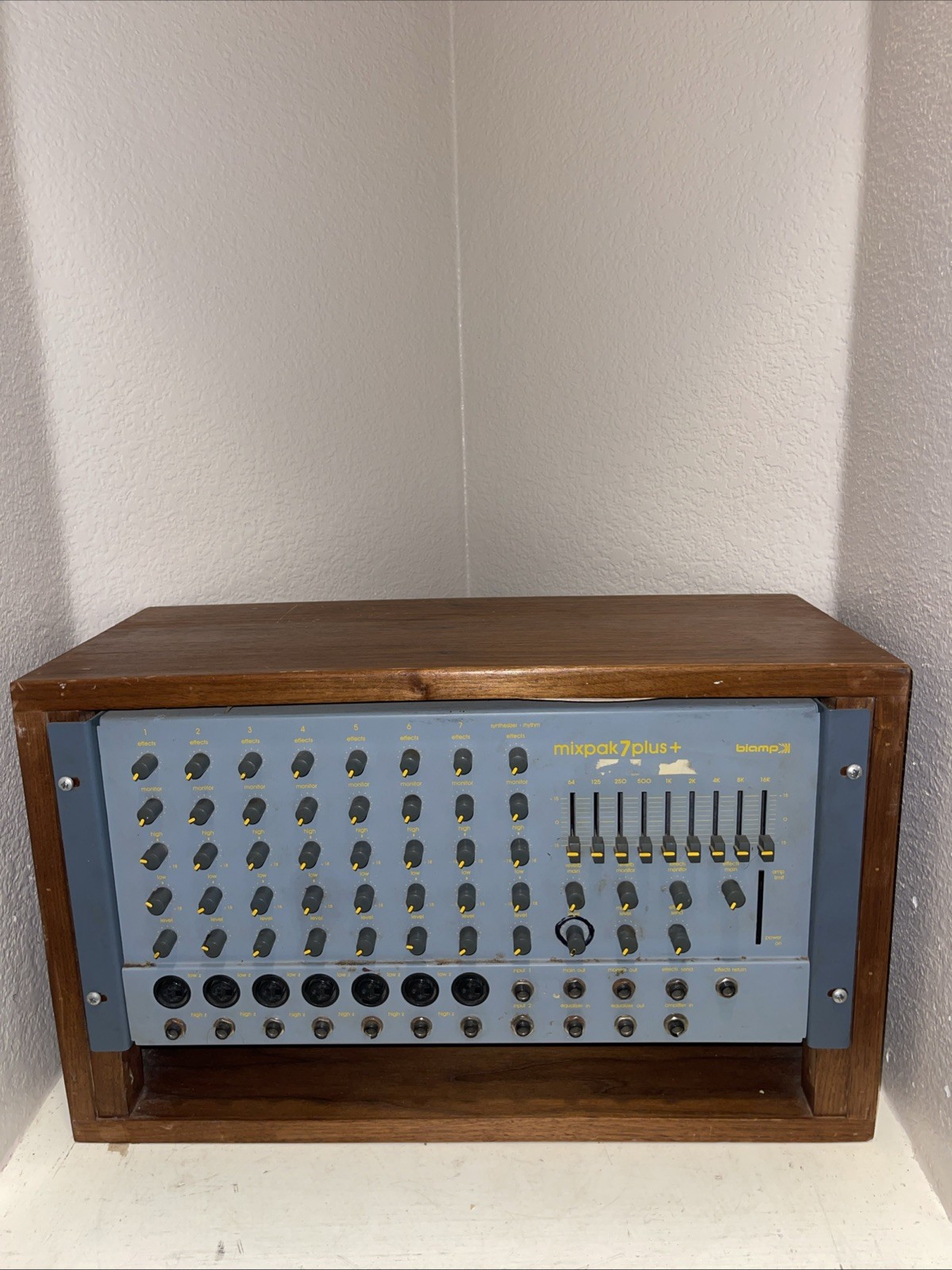Biamp Gray mixpak7plus+ Rackmount Electronic Mixer In Wooden Rack - See Video!