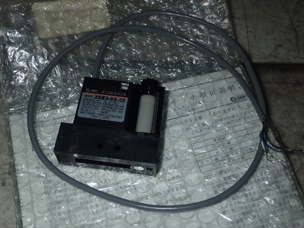 SMC ZSE3-0X-22 VACUUM SWITCH (NEW IN PACKAGE)