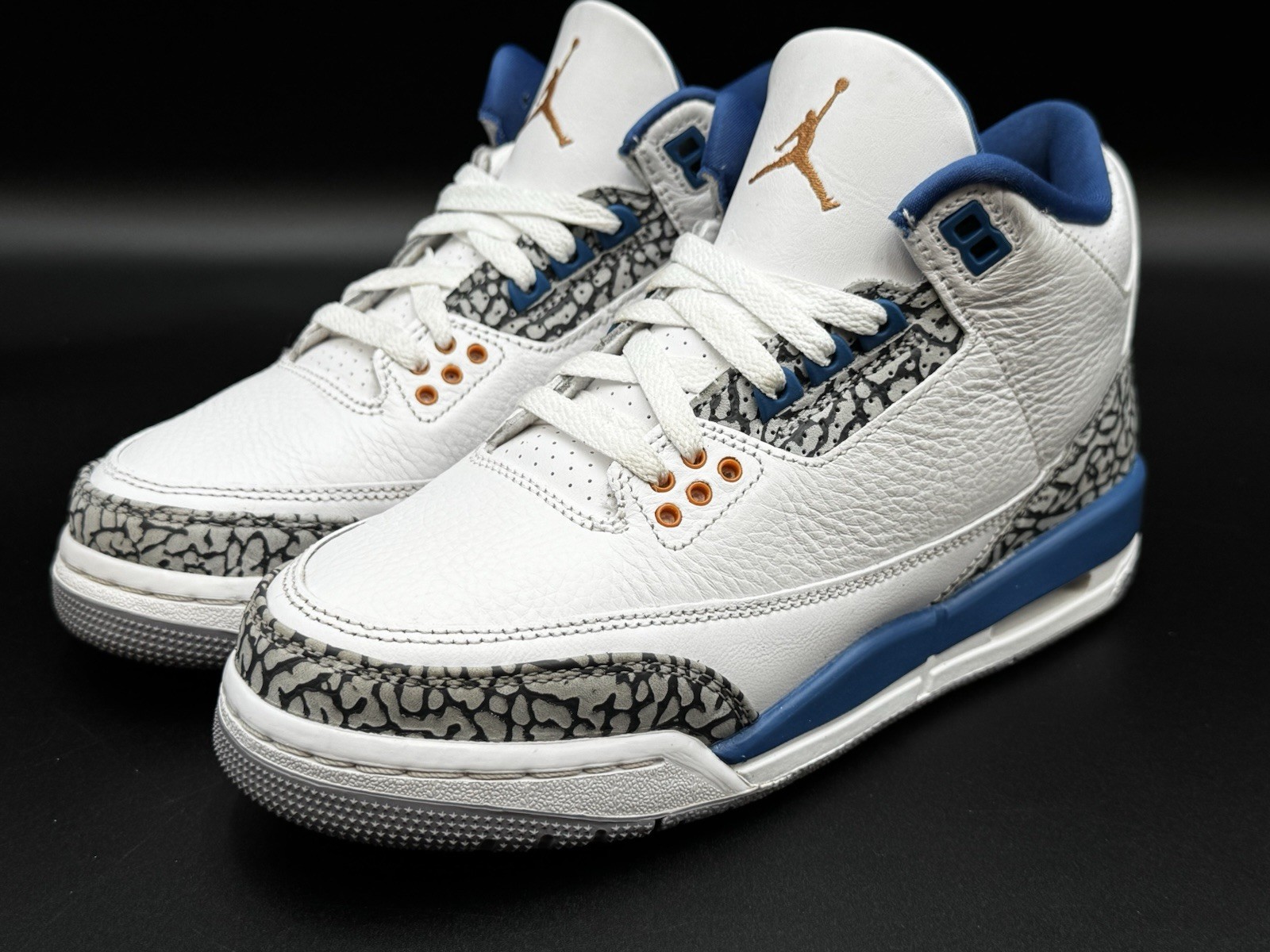 Size 8 - Jordan 3 Retro Mid Wizards shoes With Box! 🪄