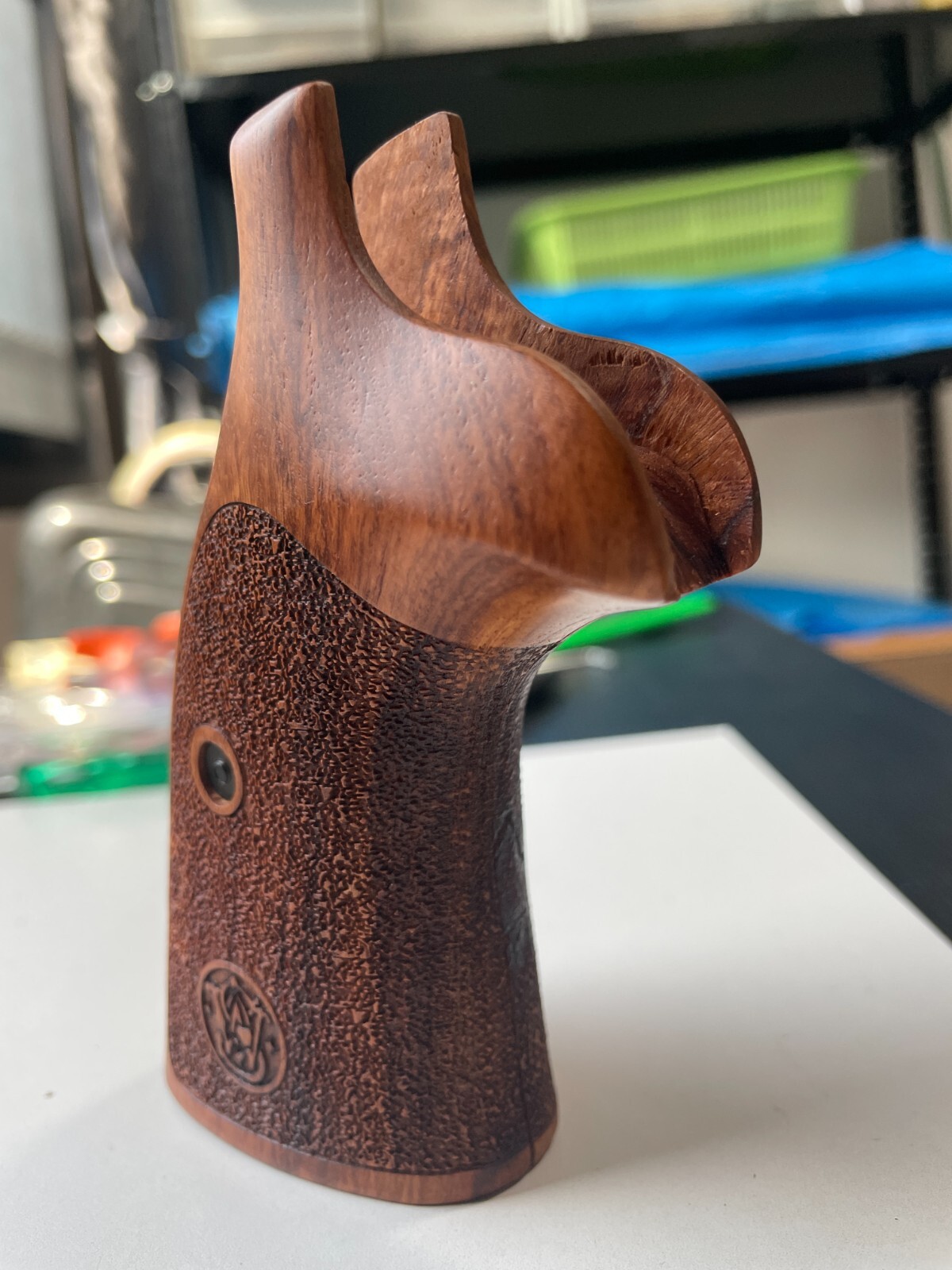 Decorative Grips for S&W N FRAME ROUND BUTT Revolver; Opened back no grove