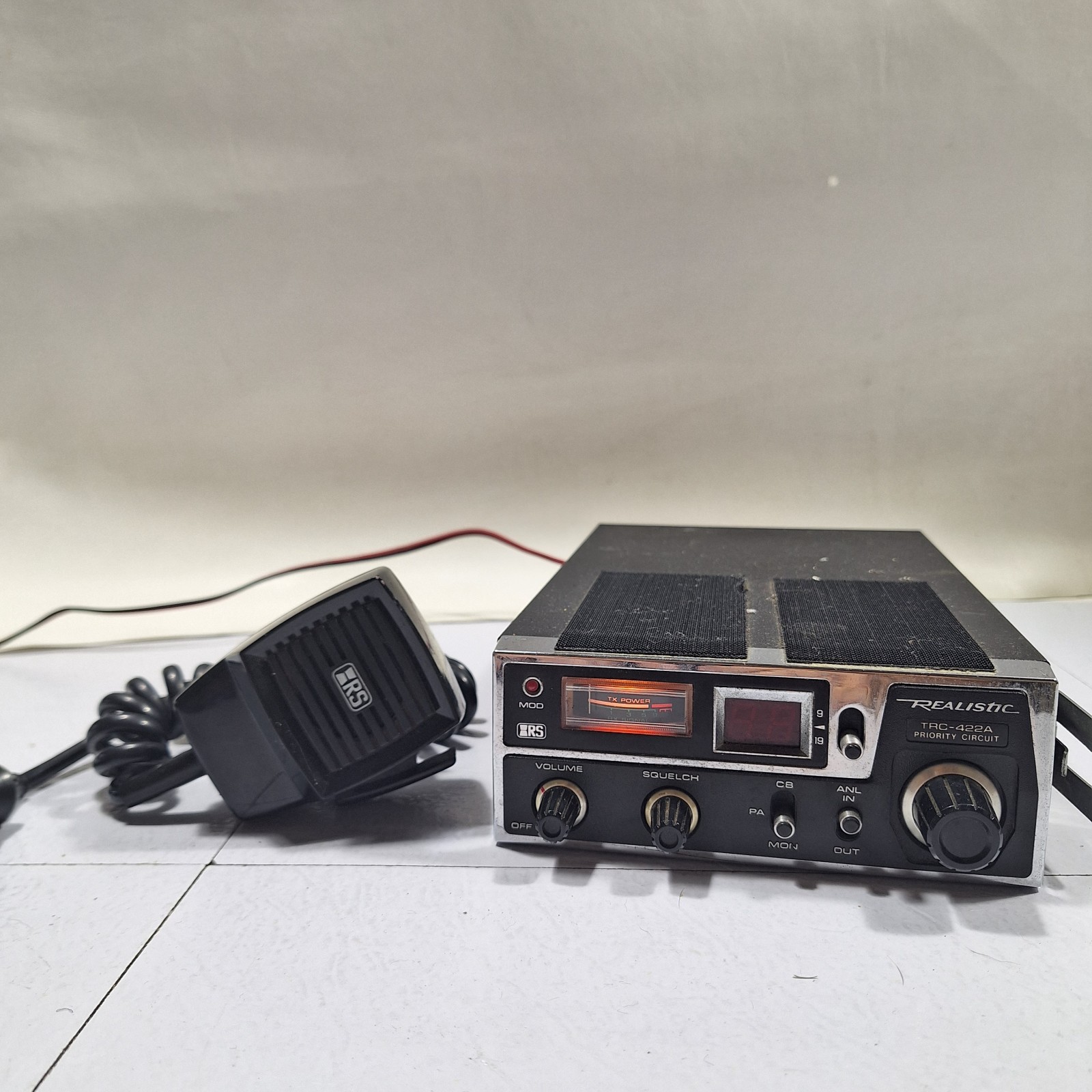 REALISTIC TRC-422A PRIORITY CIRCUIT CB RADIO