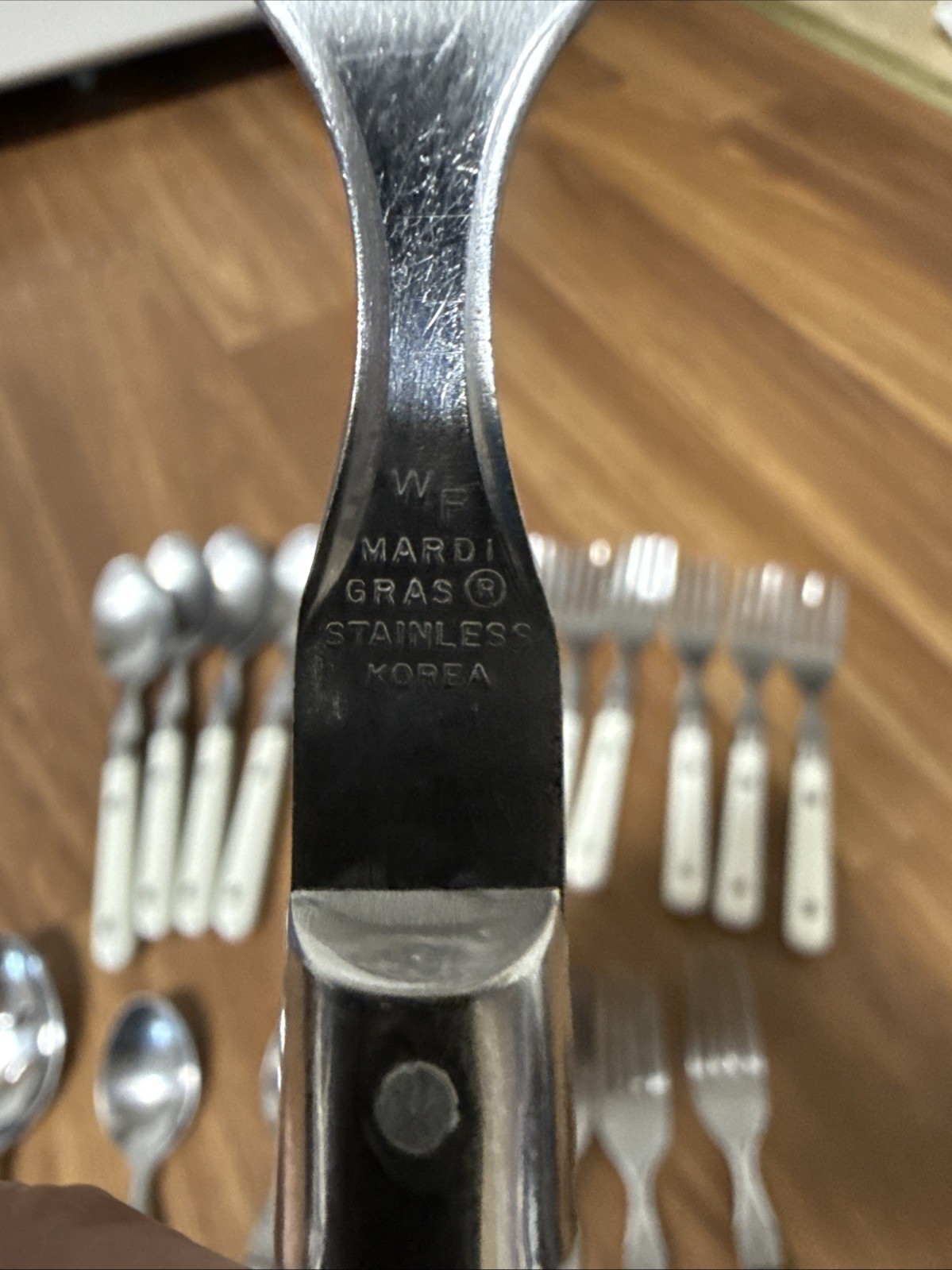 WF MARDIS GRAS White/Ivory Stainless Flatware Riveted Handle 19 Pieces