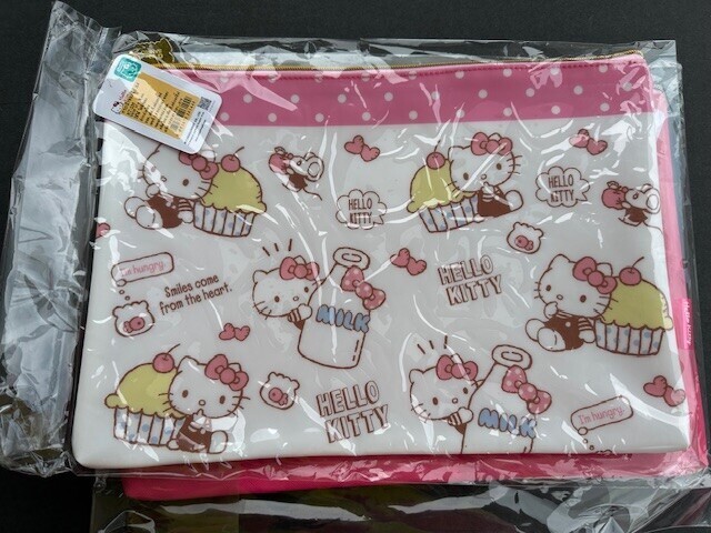 NEW Hello Kitty Folder A4 Document File Zipper Storage Case