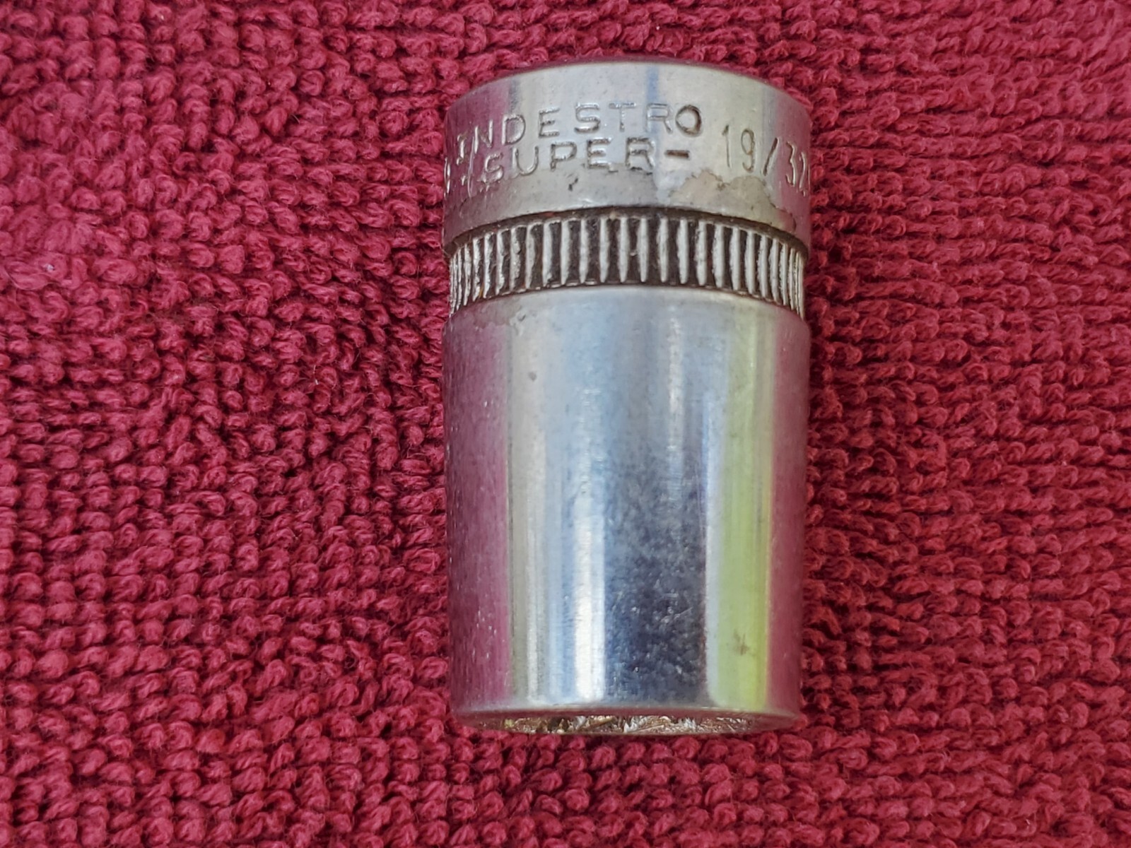 Vintage Indestro Super 1219  19/32" 1/2" Dr. 12 Pt. Socket