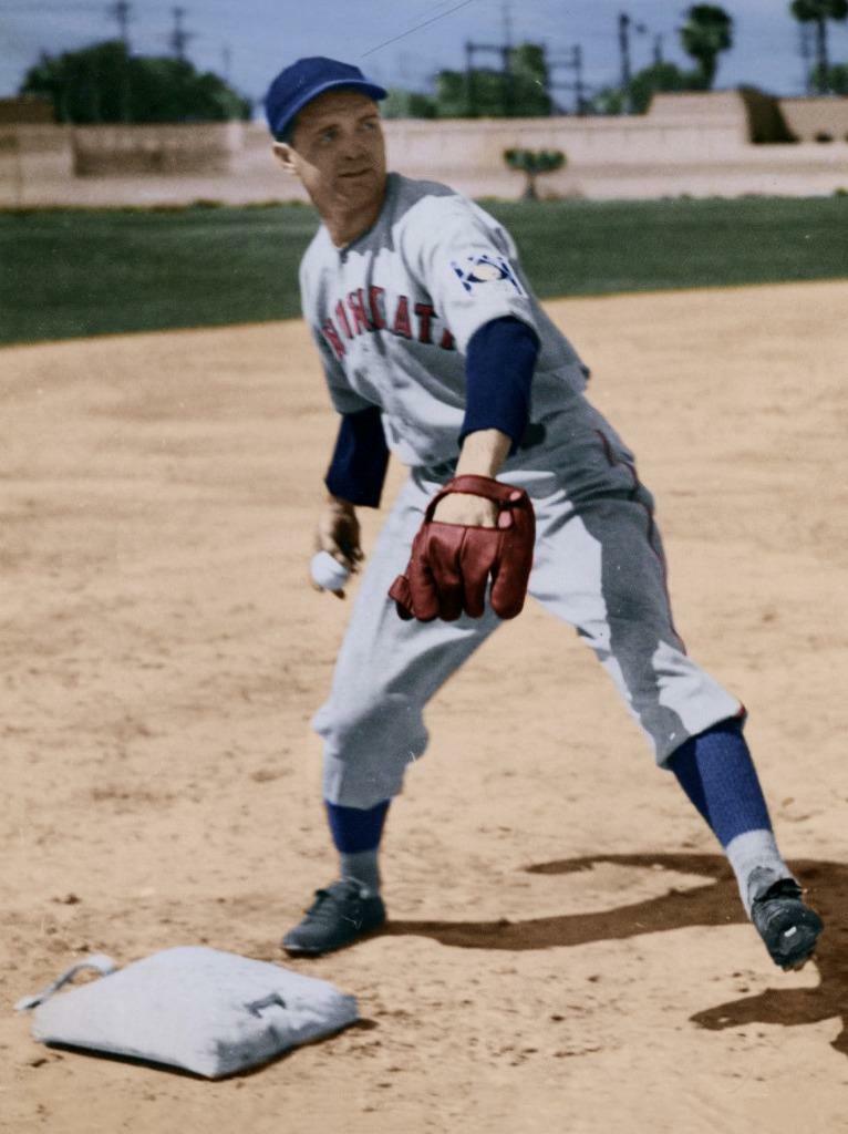 DI722 Lew Riggs Cincinnati Reds Baseball 8x10 11x14 16x20 Colorized Photo