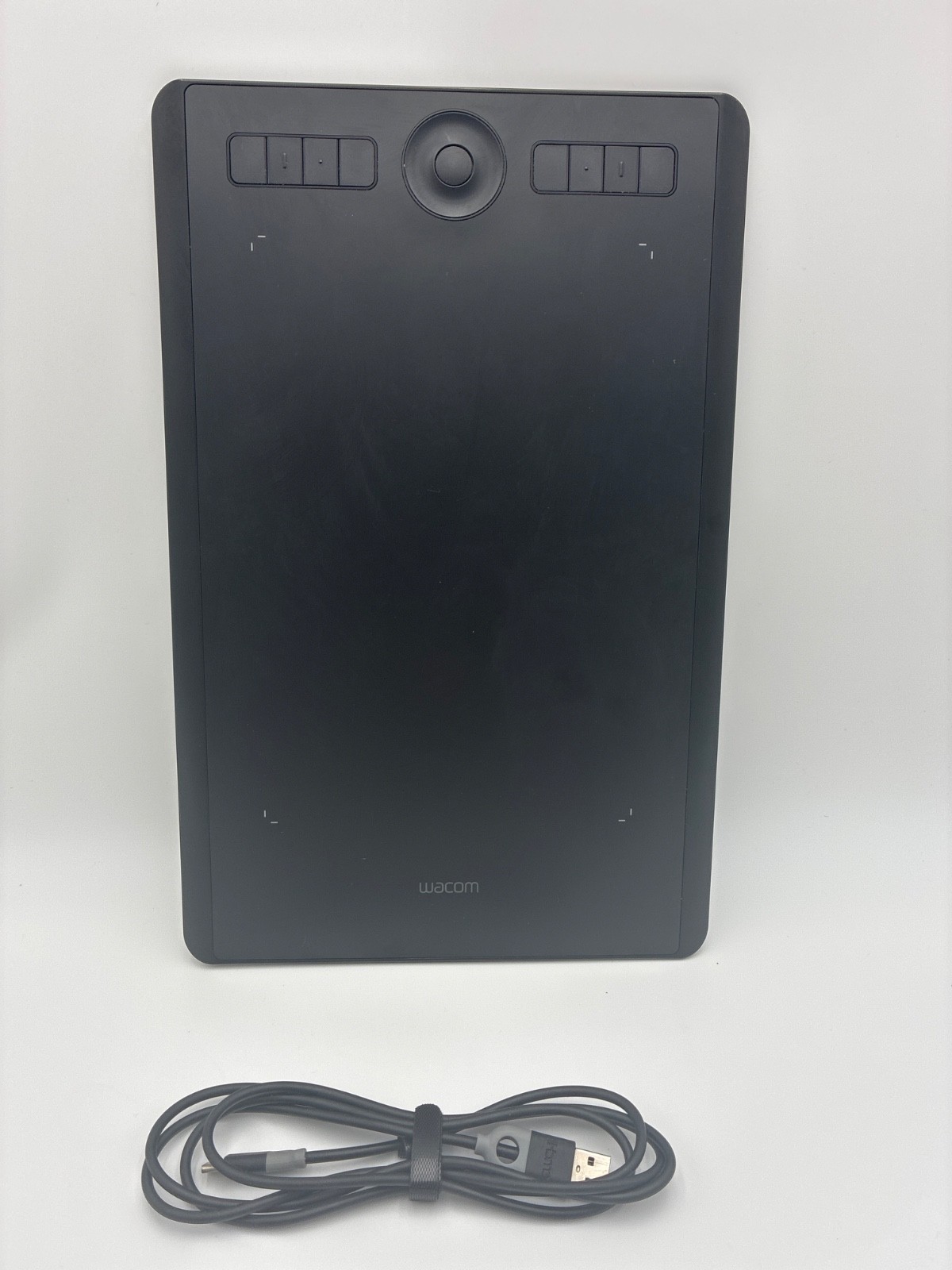 Wacom Pen Tablet Intuos Pro PTH-660 Model Graphics Tablet Black TABLET & CHARGER