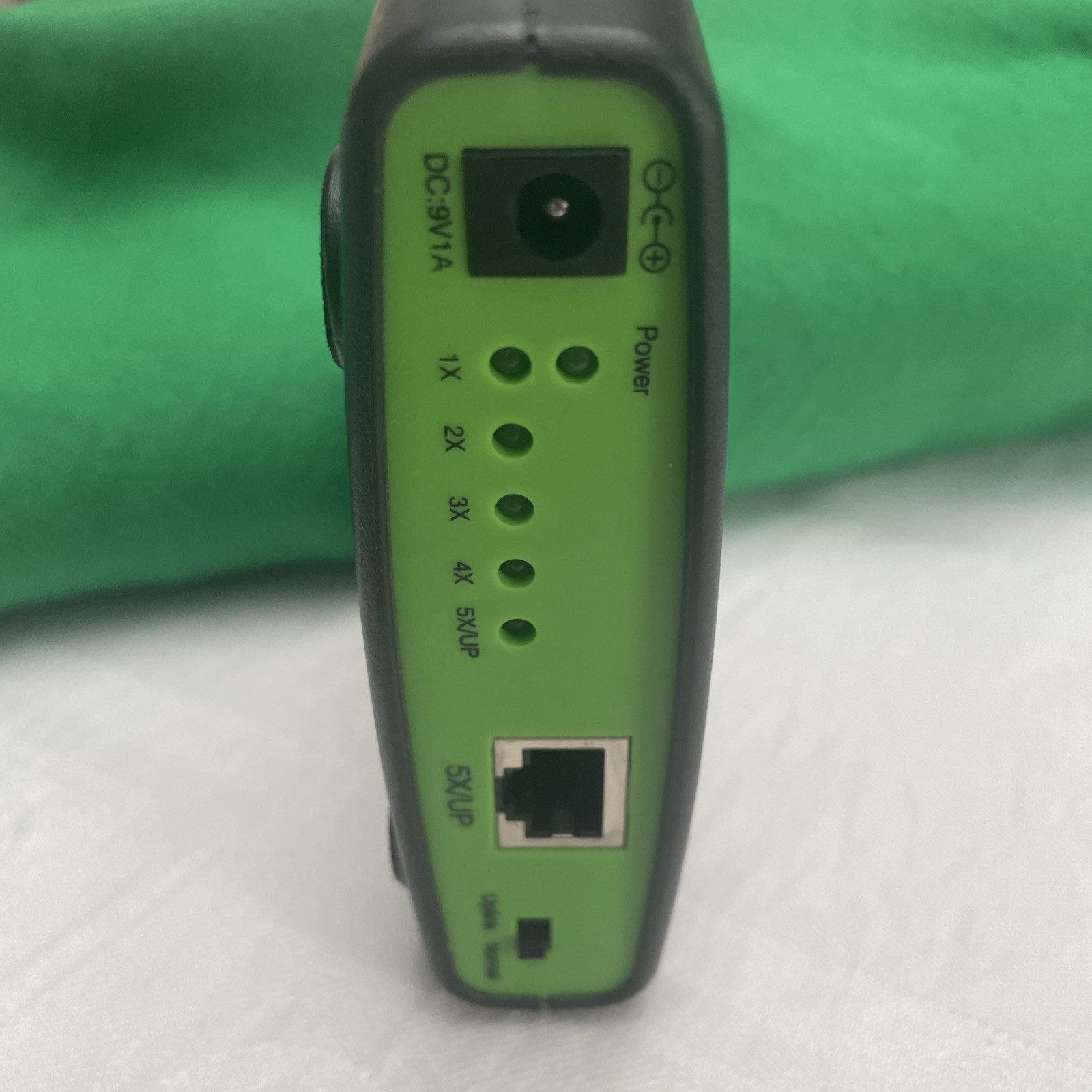 Gamester RC73220 LAN Multiplayer Gaming Ethernet Hub MISSING cords