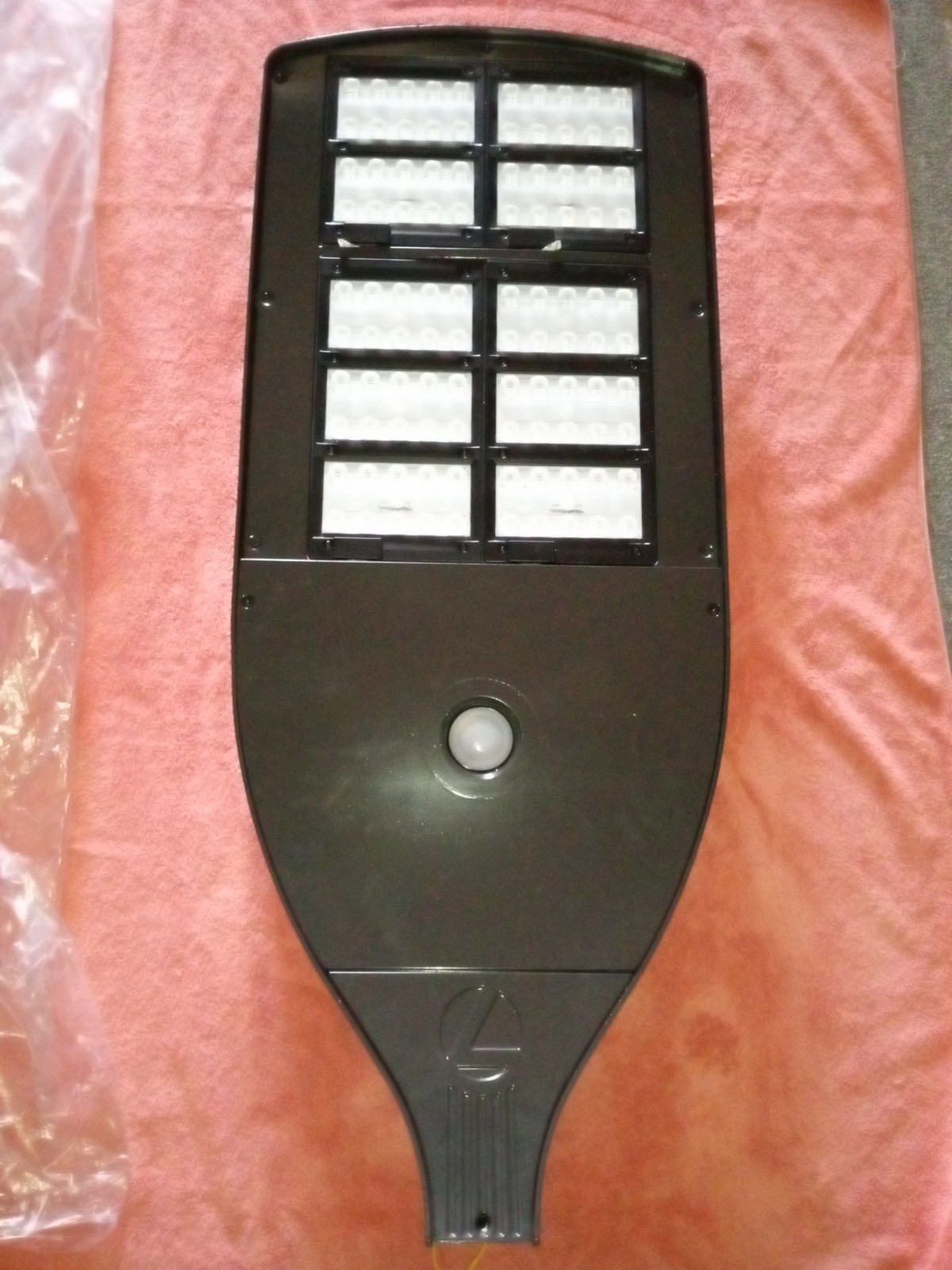 LED AREA LUIMINAIRE, 32010, 400K,TYPE III MEDIUM, 480 V SQUARE POLE MOUNTING