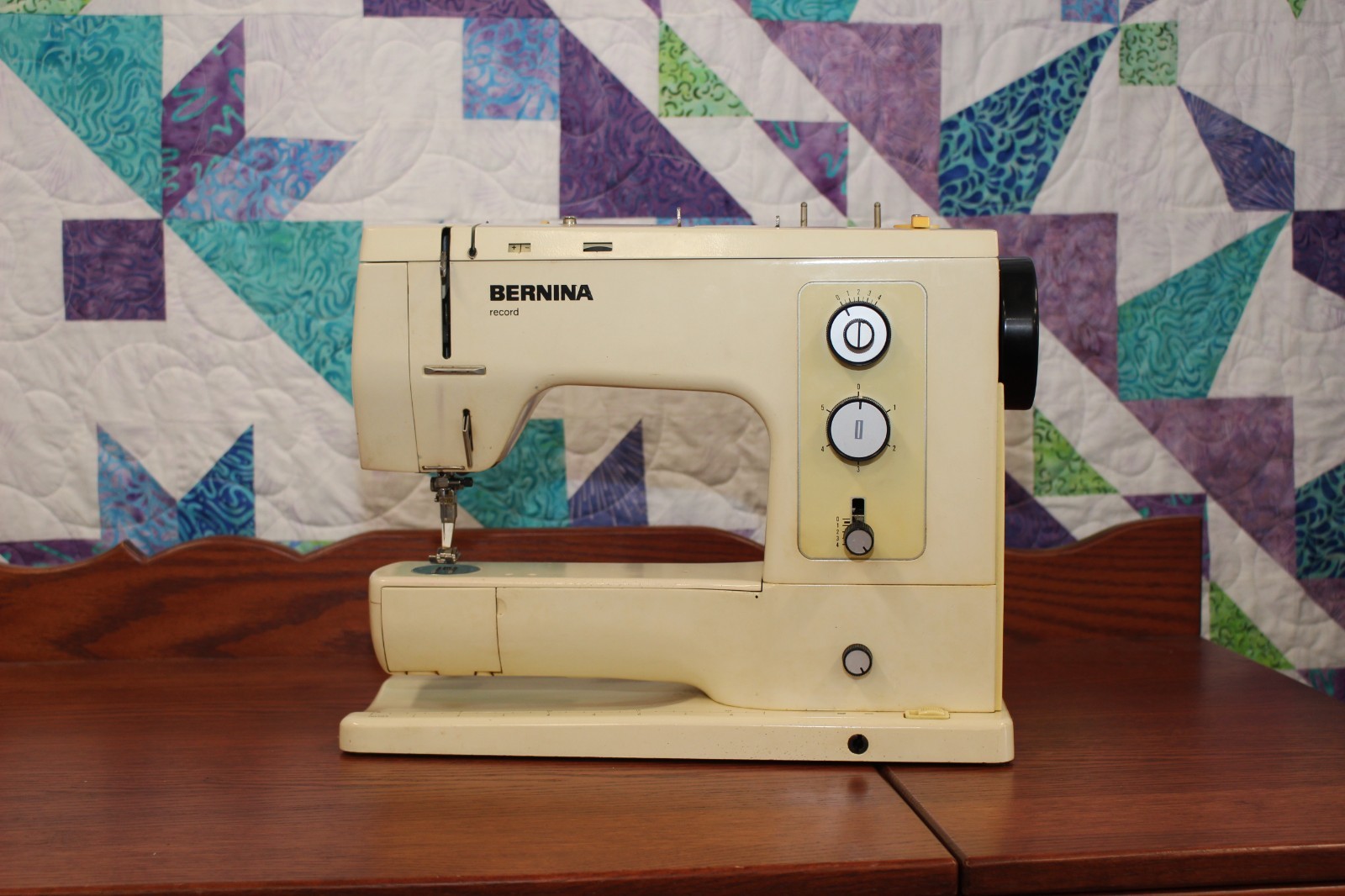 Bernina 830 Record Sewing Machine with Case, Pedal, Accessories EXCELLENT! NICE!