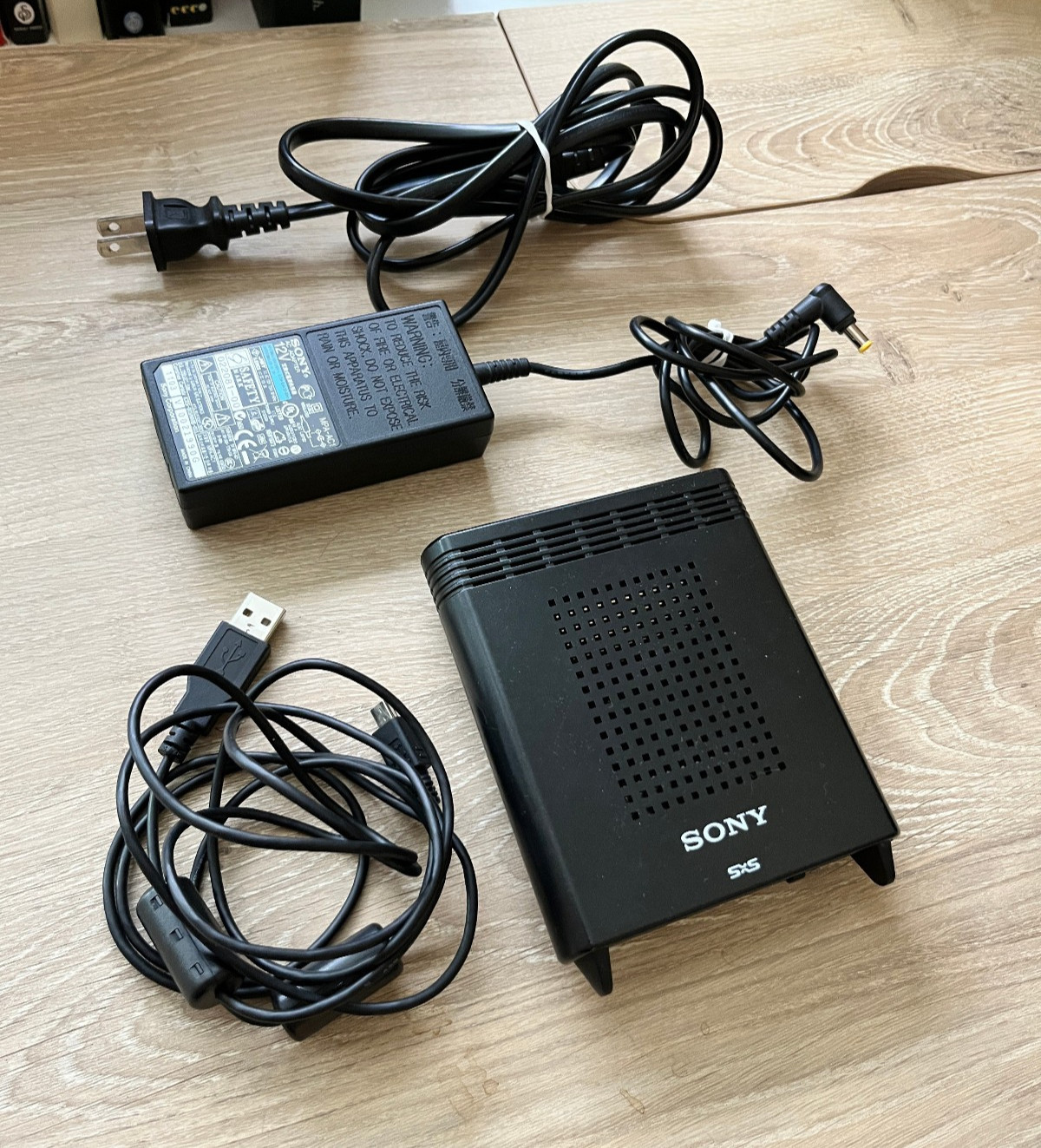 Sony SBAC-US10 SxS USB Memory Card Reader