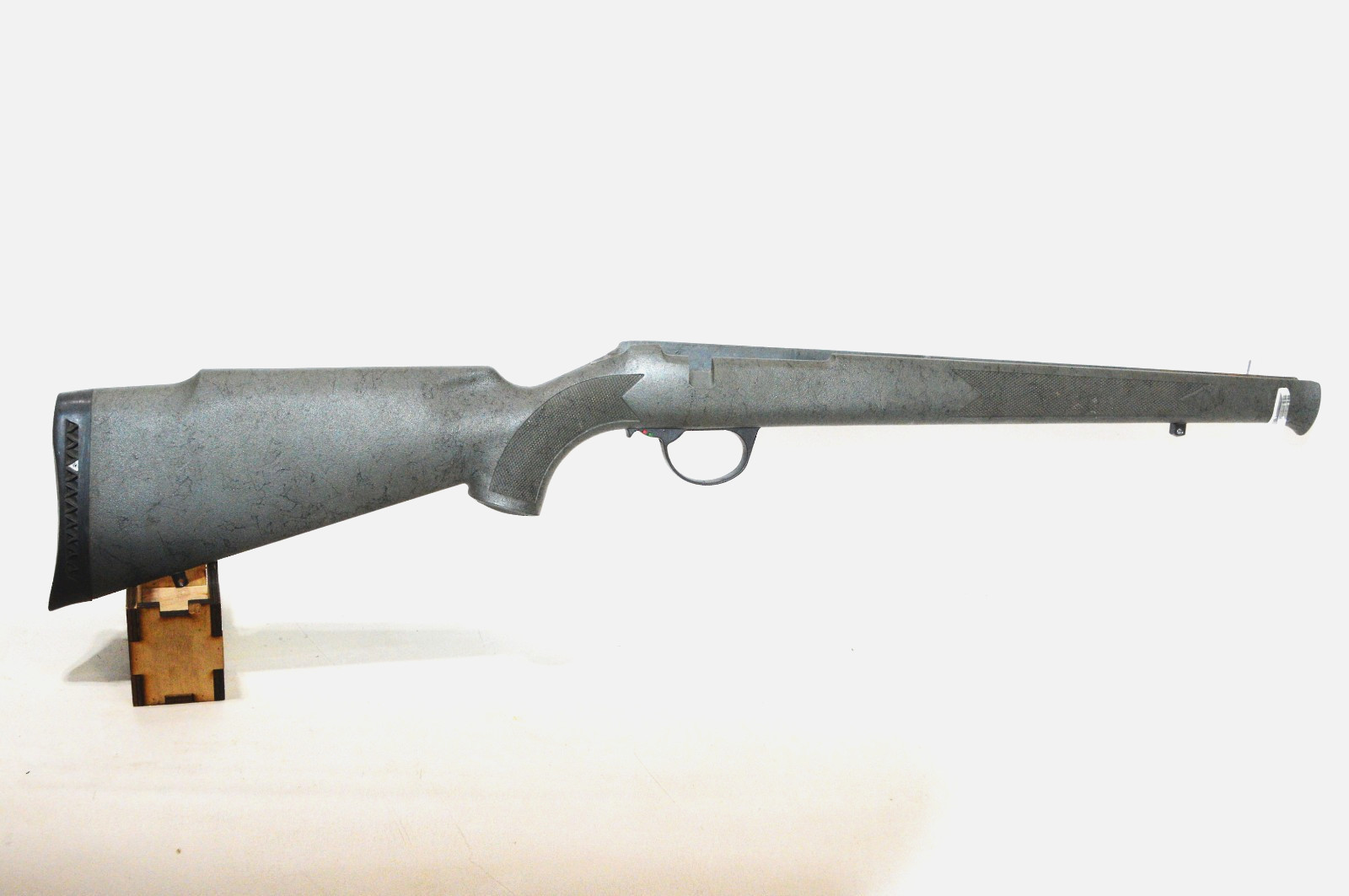 BPI/CVA Mag Hunter Muzzleloader green stock with trigger guard and main screw