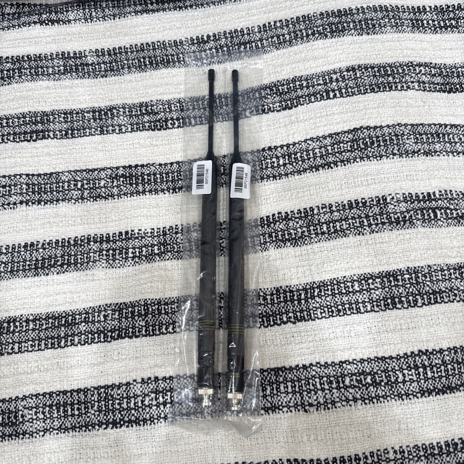 Shure (pair) 1/2 Wave Omnidirectional Receiver Antenna