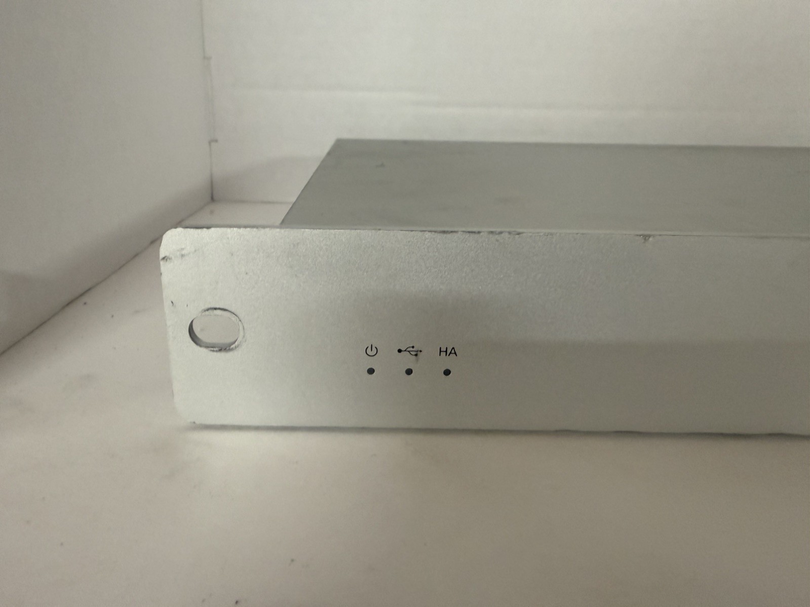 Cisco Meraki MX84-HW Cloud Managed Security Appliance Firewall Powers On