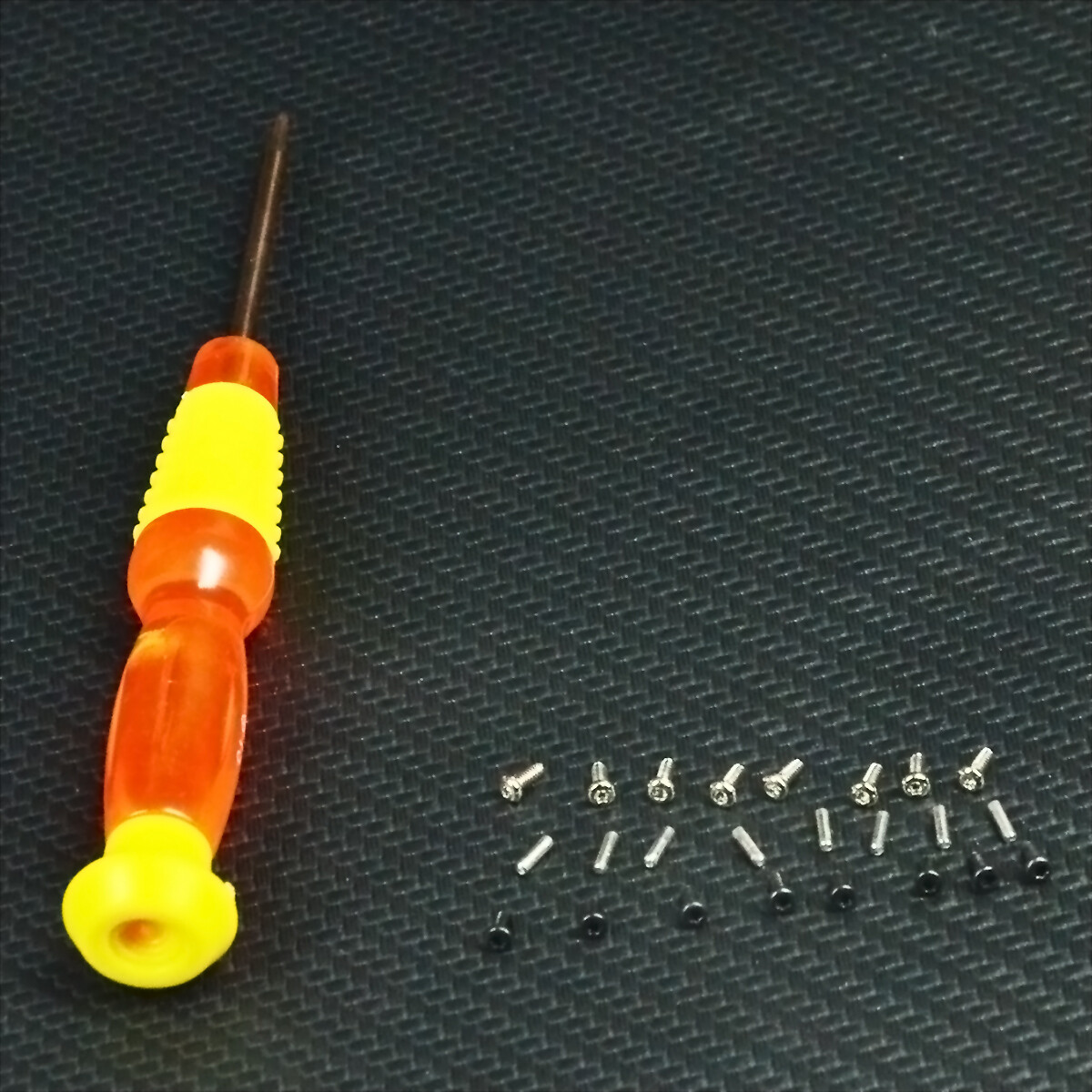 Screws / Hinge Pins Tool Kit for Beats by Dr Dre Studio 2.0 US