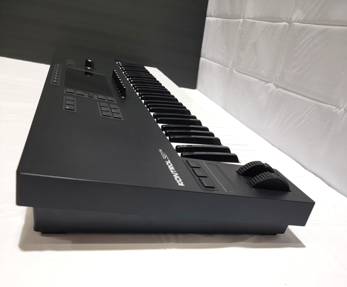 Native Instruments Kontrol S61 MK3 61-Key MIDI Keyboard Controller