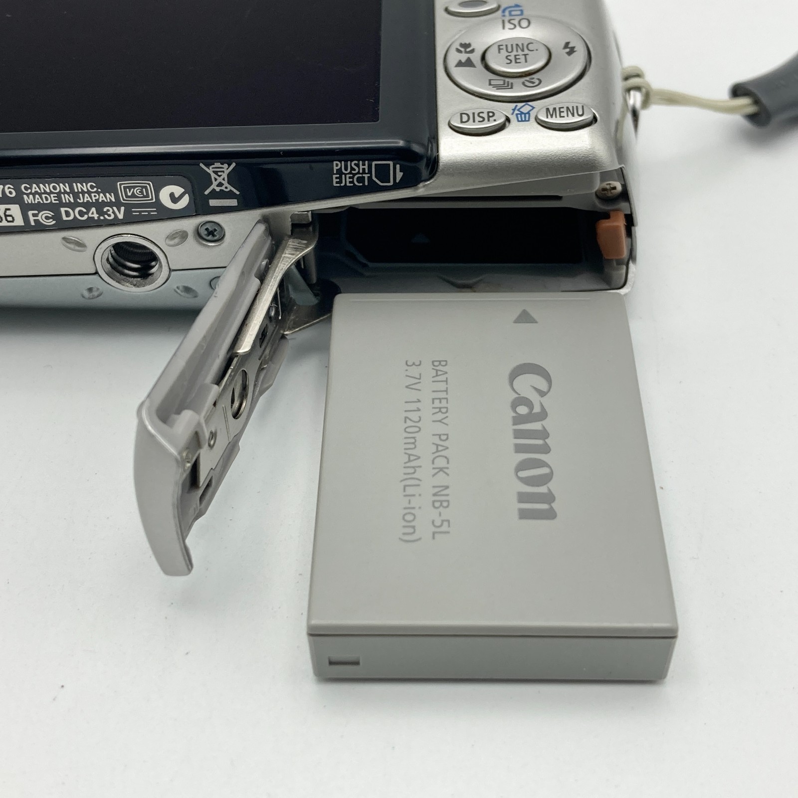 Canon IXY DIGITAL 800 IS PC1176 Digital Camera Silver