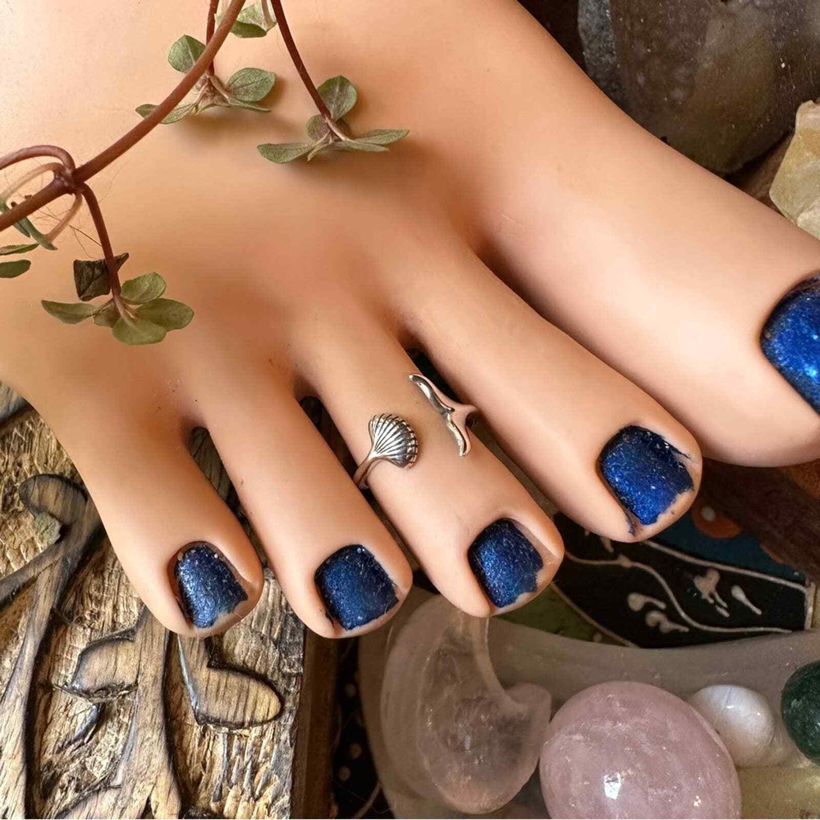Fish Tail & Shell Sterling Silver Toe Ring