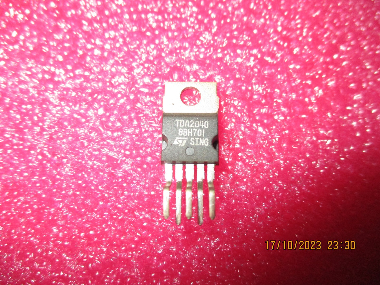 TDA2040V / TDA2040V (BRAND NEW)