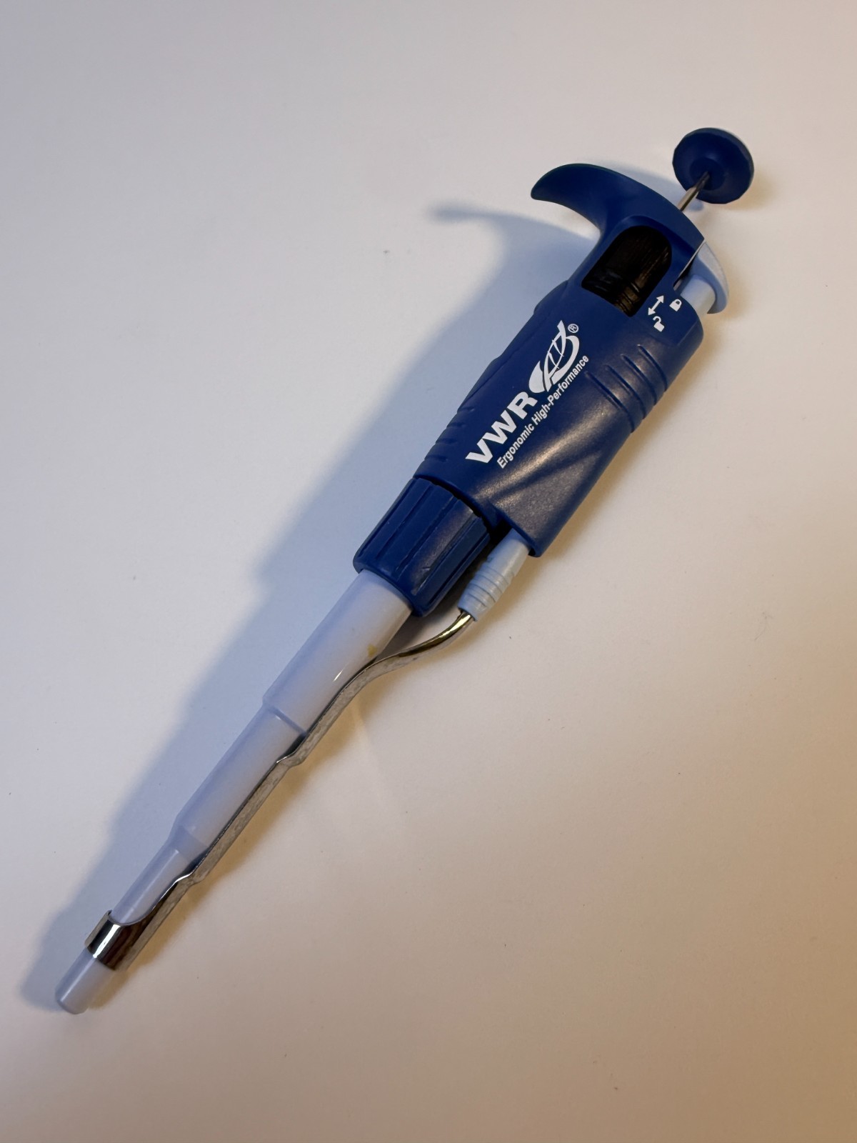 VWR Ergonomic High-Performance Pipette 100-1000 µL Adjustable Single Channel