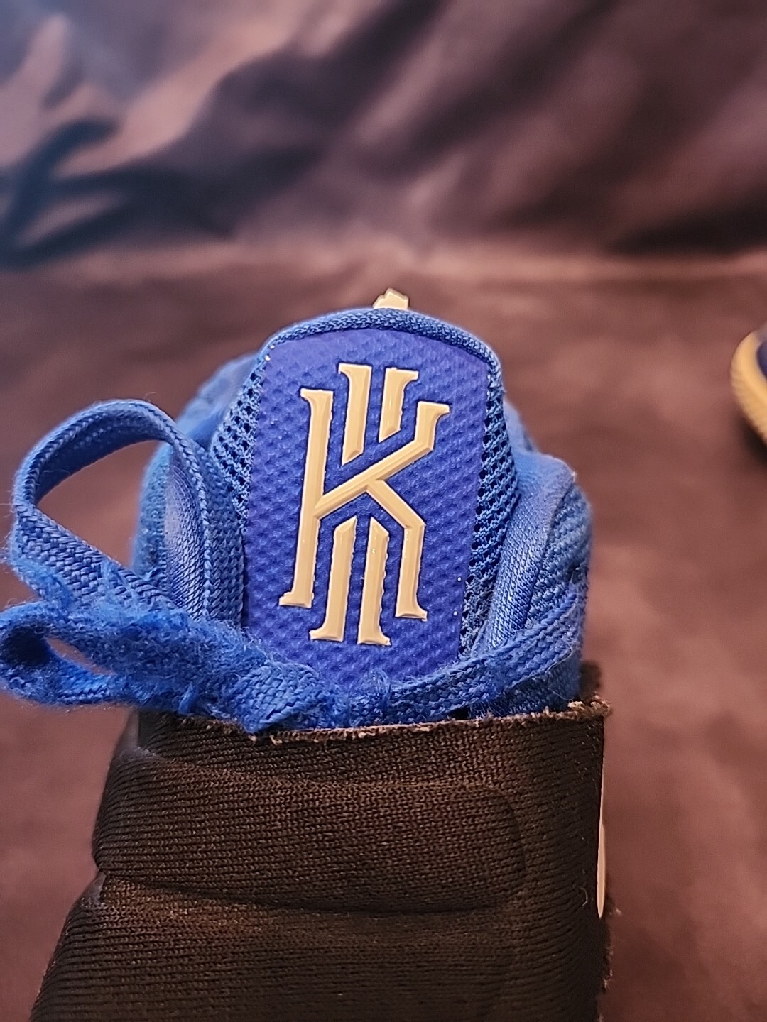 Nike Kyrie 2 Brothethood Blue Youth Size 7 Preowned Needs new shoestrings