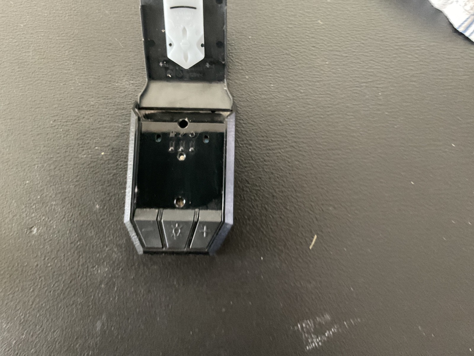 Linear Wall Station