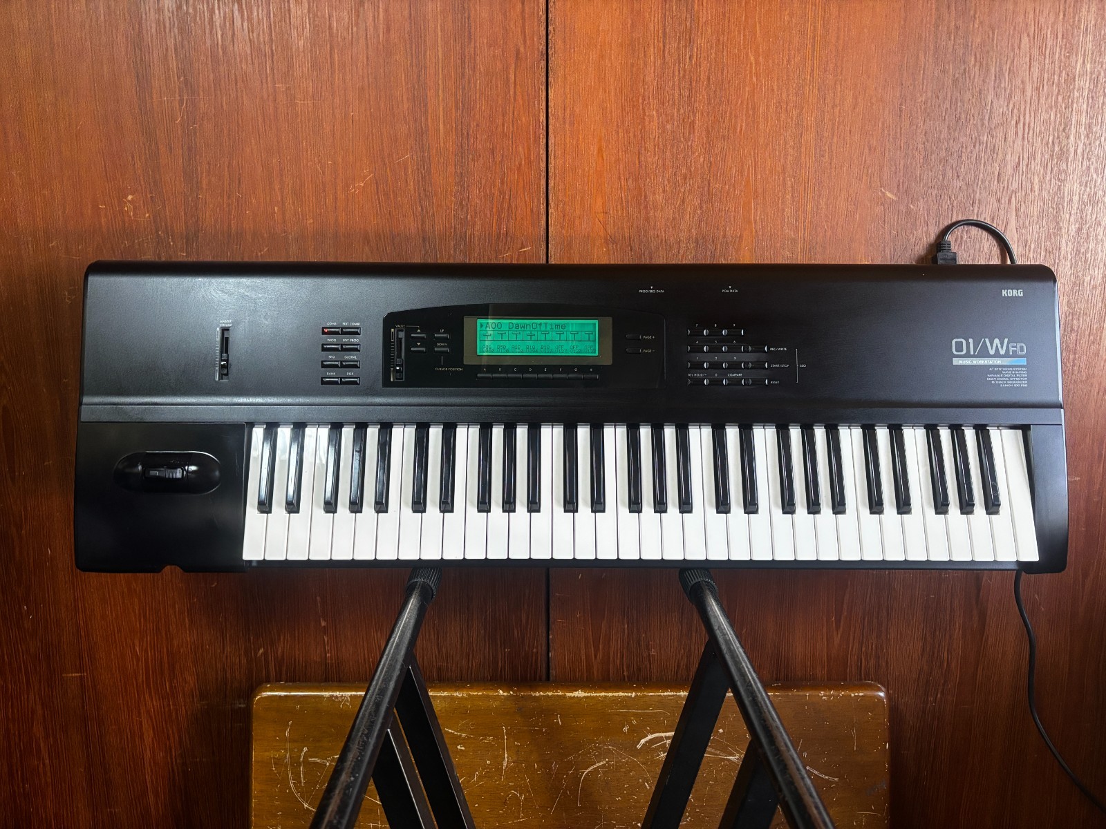 Korg 01/W FD 61key Music Workstation SMF New battery & LCD Backlight w/ case