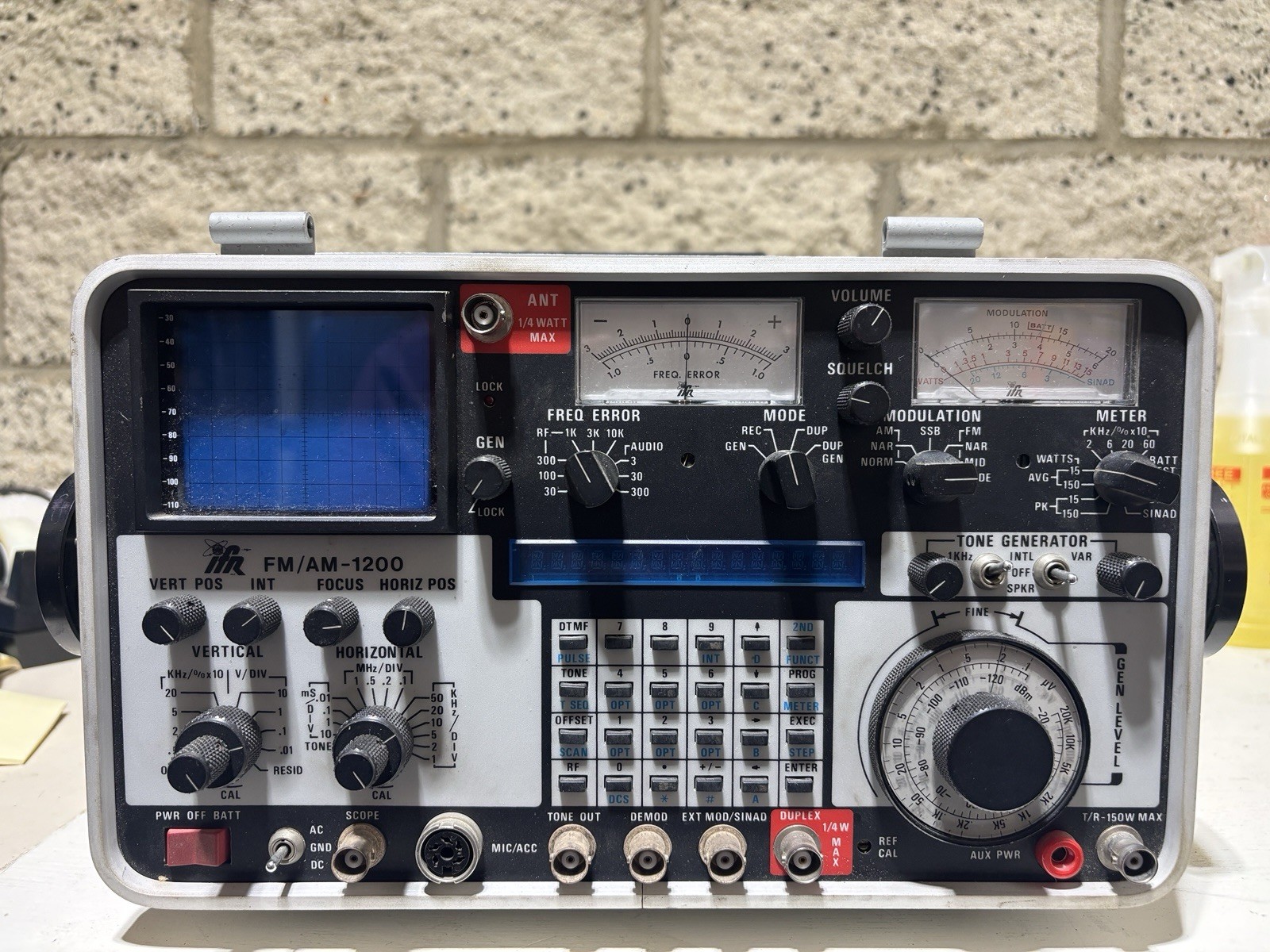 IFR 2399A 9kHz-3GHz Spectrum Analyzer w/ Tracking Generator + Case