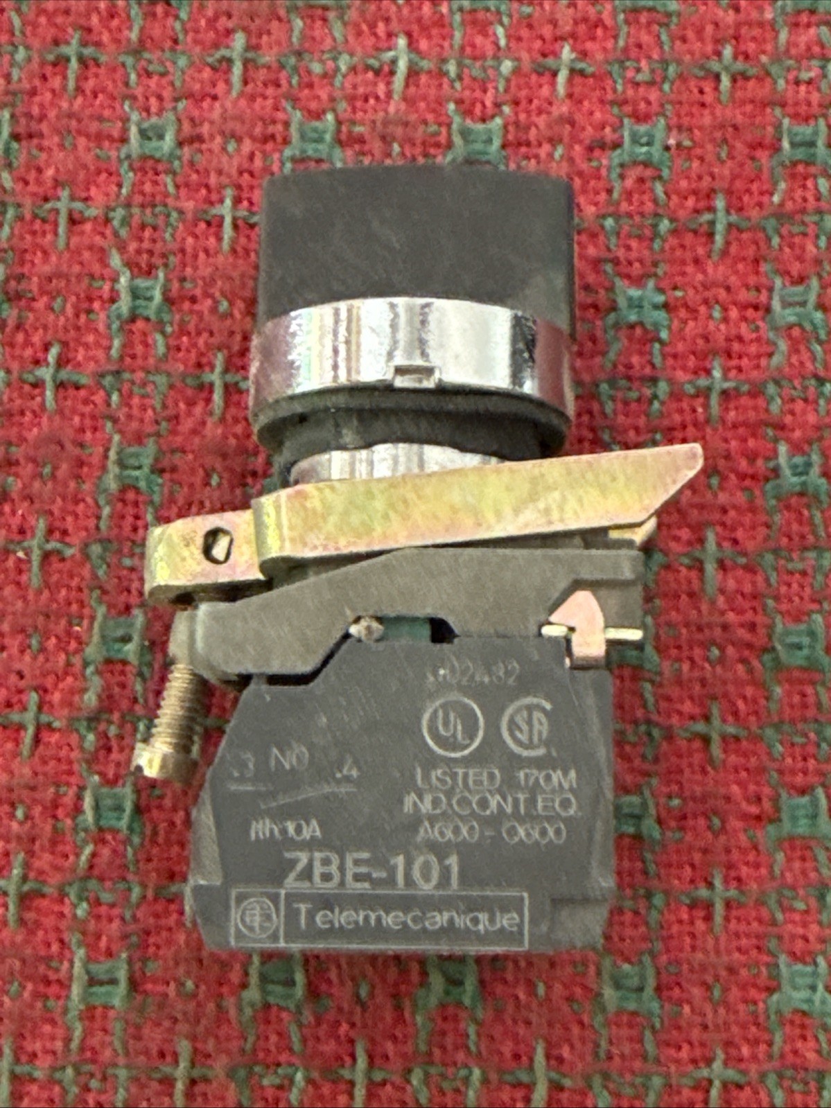 TELEMECANIQUE BLACK SELECTOR SWITCH WITH ZBE-101 CONTACT BLOCKS NOS