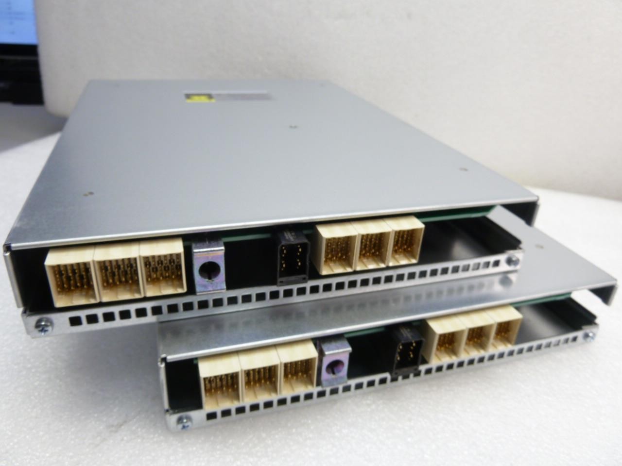 2x NetApp IOM6 6Gbps SAS Disk Array / Storage Controller Module | 111-00190+B5