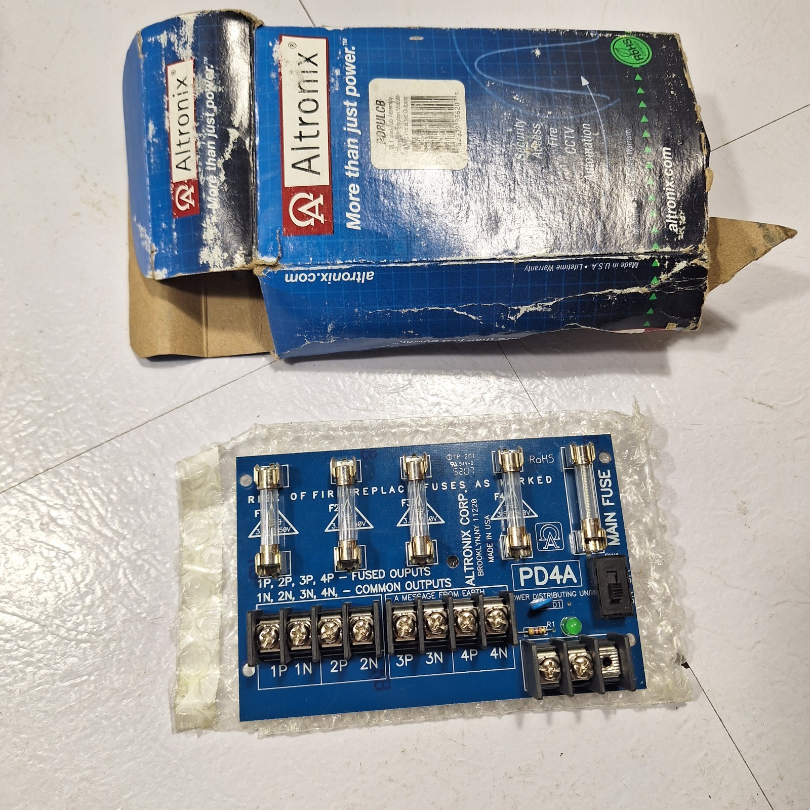 ALTRONIX PD4A Power Distribution Module, 4 Fused Outputs up to 28VAC/VDC