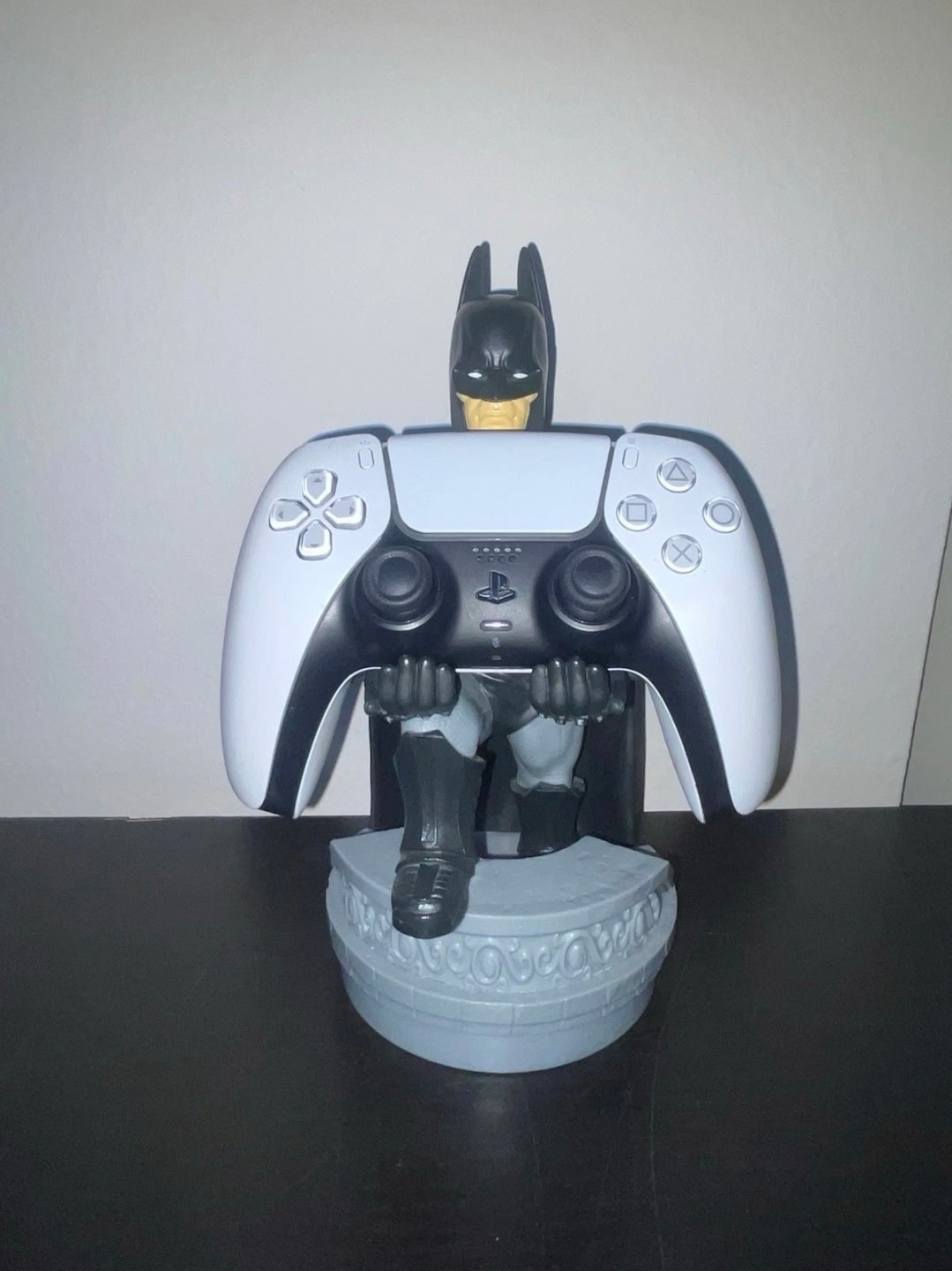 DC Comics Batman Cable Guy Controller & Phone Stand Holder