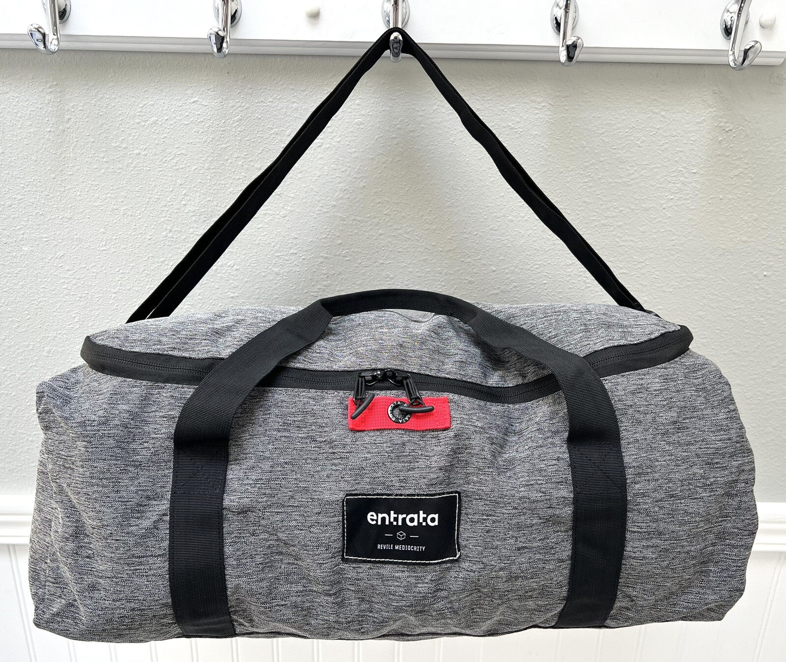 Entrata Tote Bag Travel Packable Folding Bag Gray Black Large NWOT w/Combo Lock